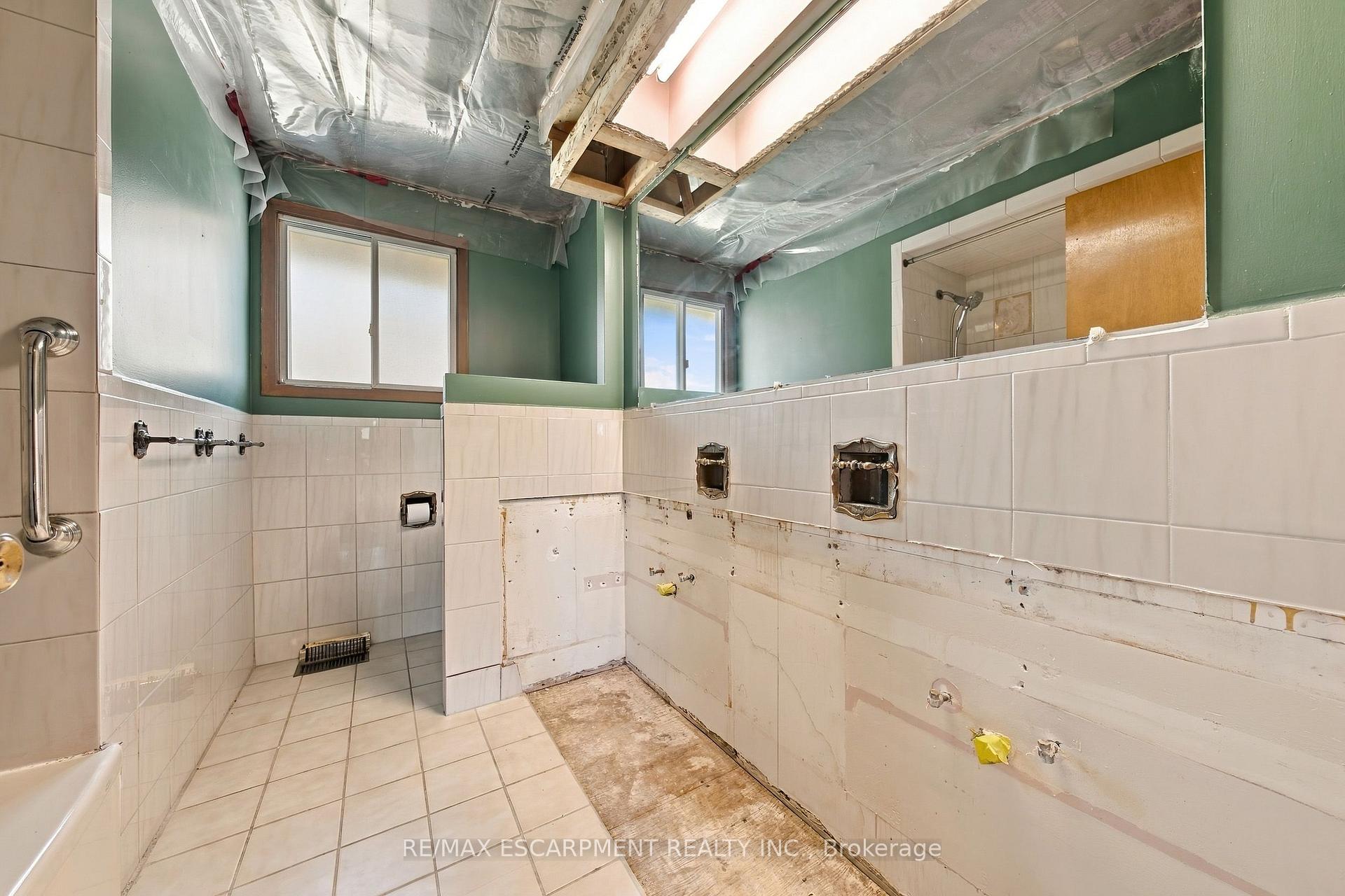 Photo 15 of 2429 Redfern Road, Burlington, Brant — HOMEH