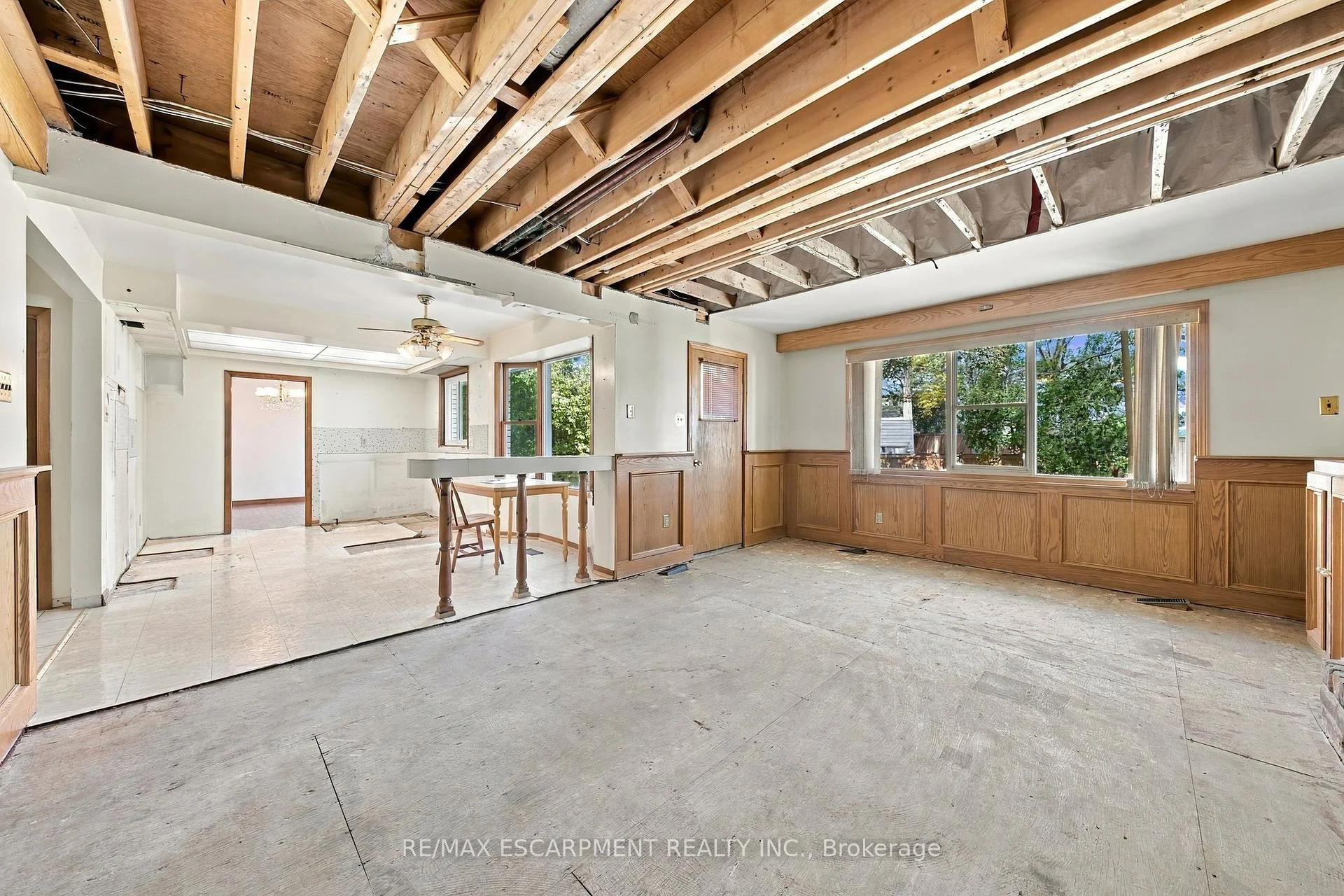 Photo 8 of 2429 Redfern Road, Burlington, Brant — HOMEH