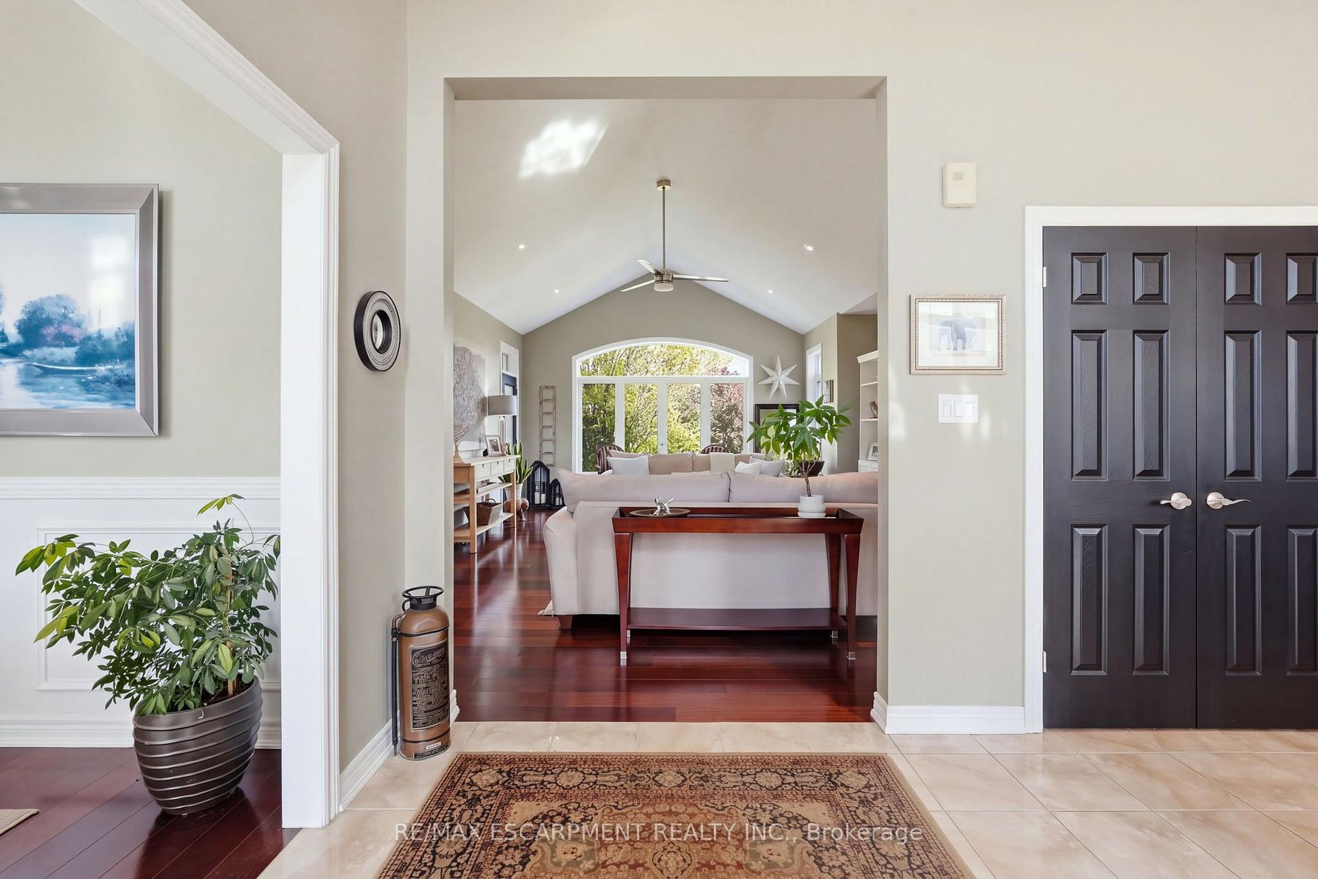 Photo 5 of 14 Gavin Drive, Hamilton, Freelton — HOMEH