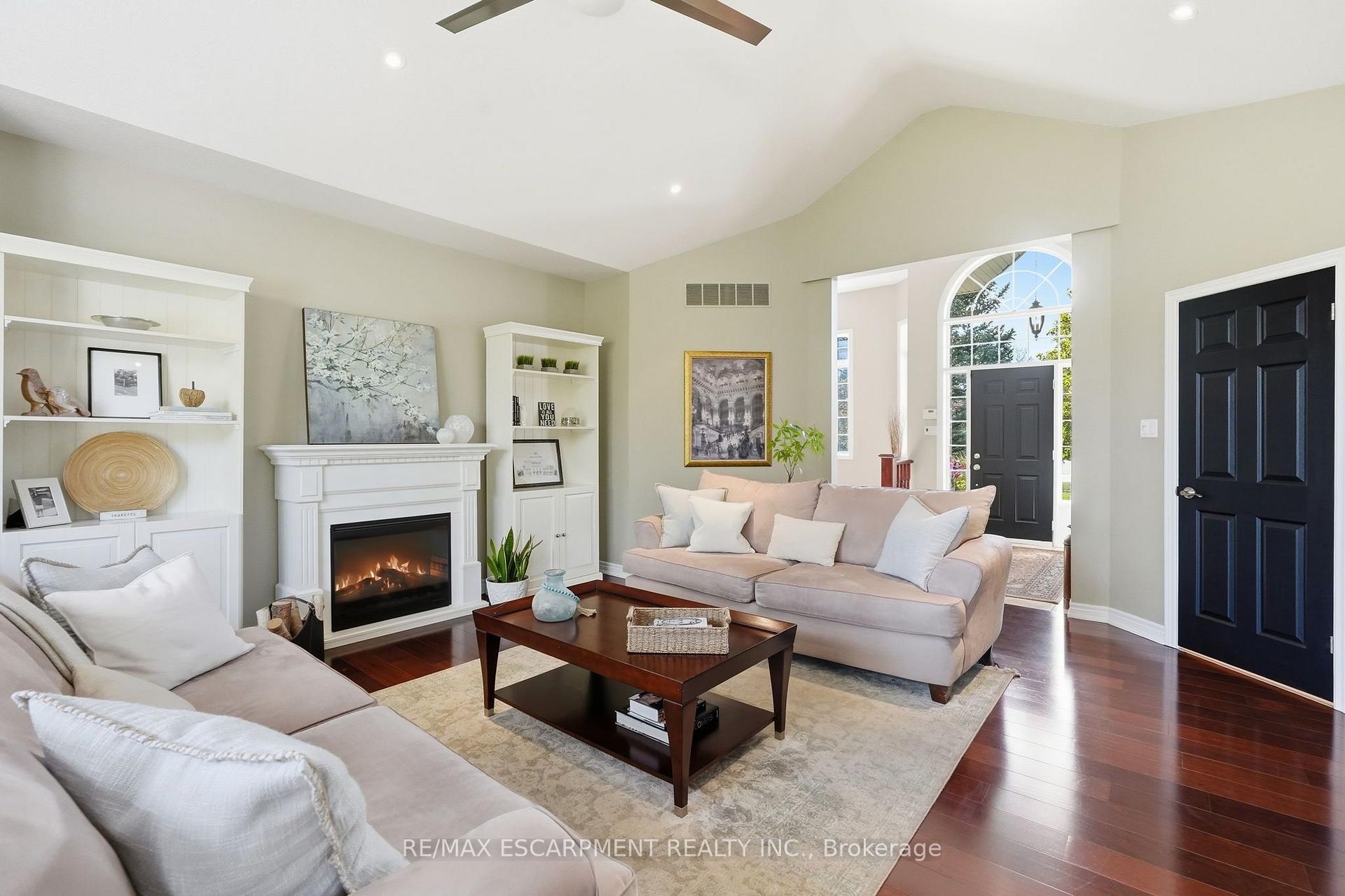Photo 10 of 14 Gavin Drive, Hamilton, Freelton — HOMEH