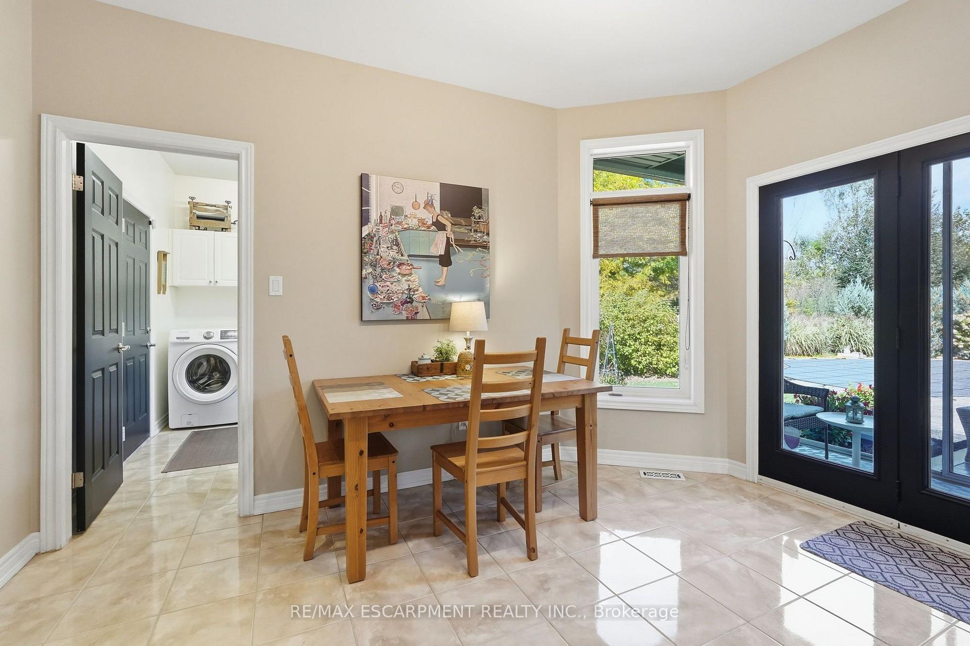 Photo 15 of 14 Gavin Drive, Hamilton, Freelton — HOMEH