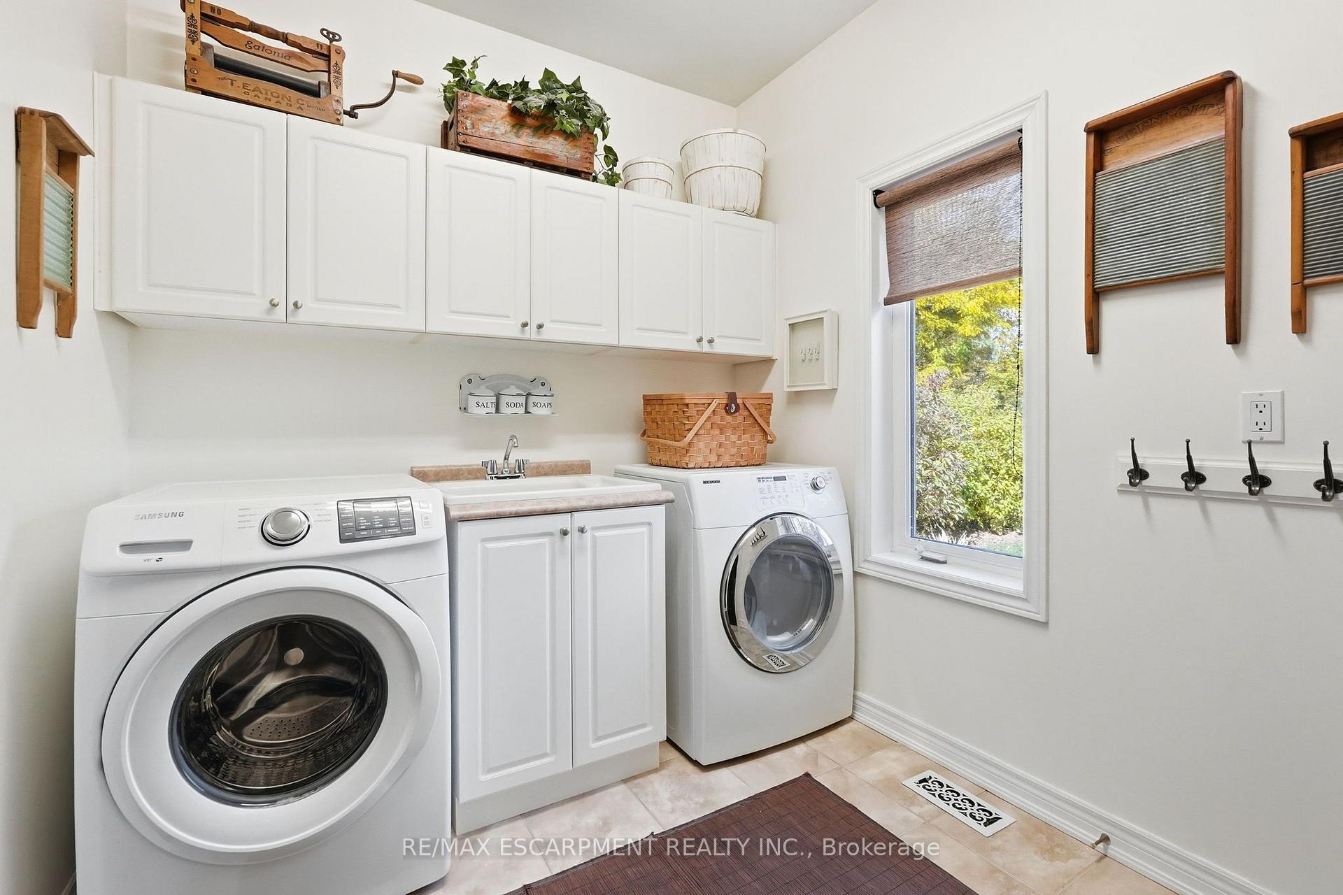 Photo 16 of 14 Gavin Drive, Hamilton, Freelton — HOMEH