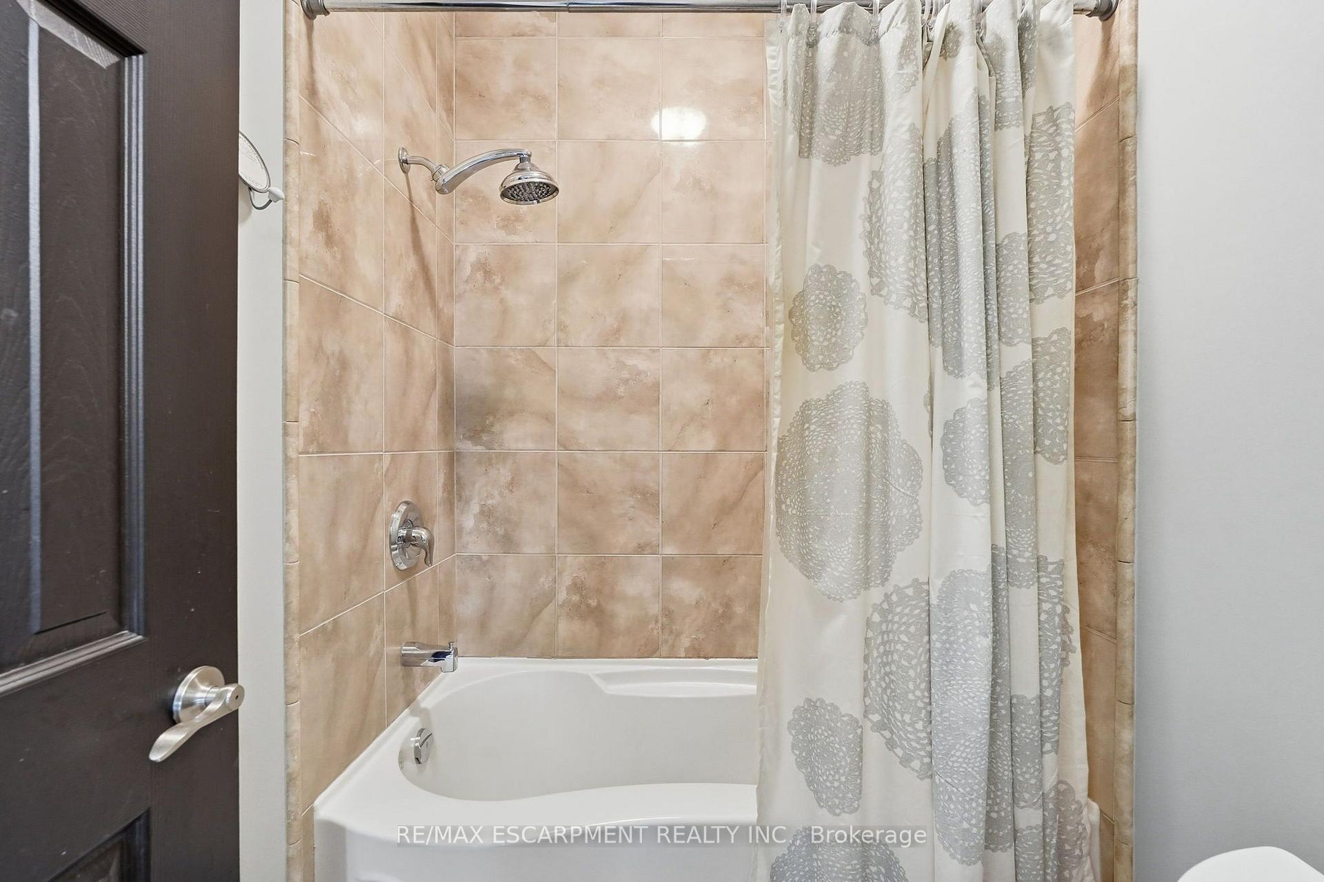 Photo 27 of 14 Gavin Drive, Hamilton, Freelton — HOMEH