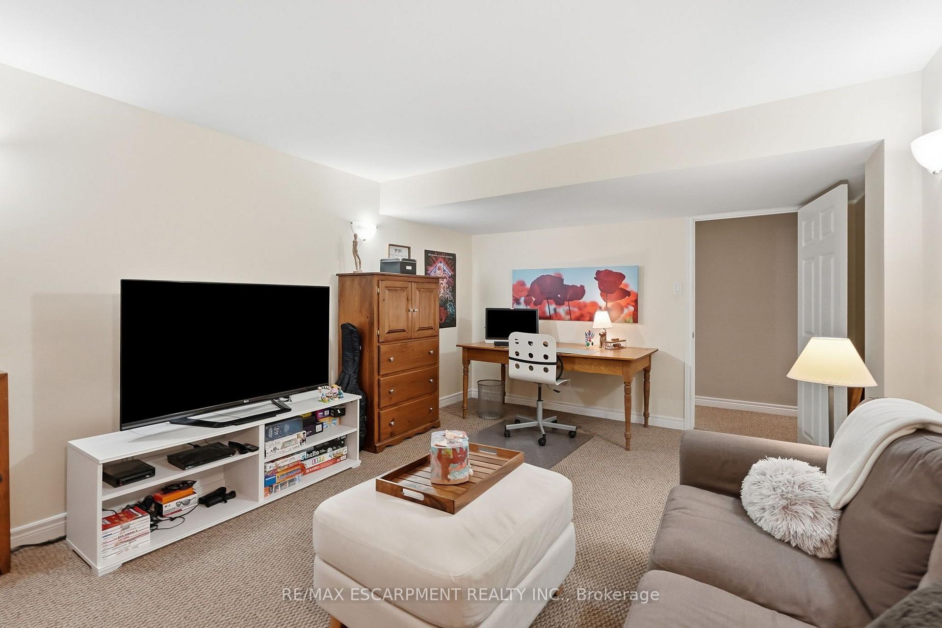 Photo 35 of 14 Gavin Drive, Hamilton, Freelton — HOMEH