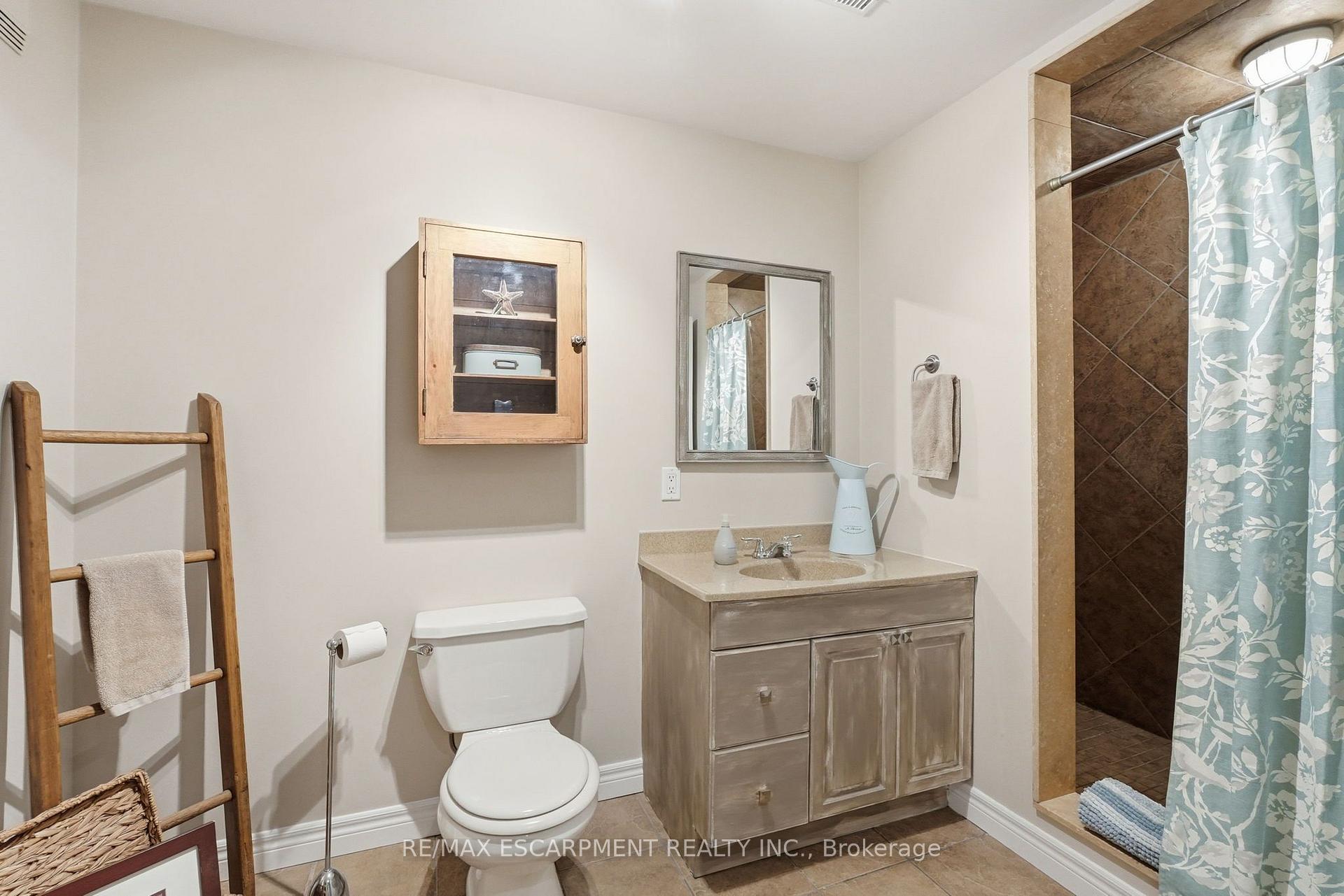 Photo 36 of 14 Gavin Drive, Hamilton, Freelton — HOMEH