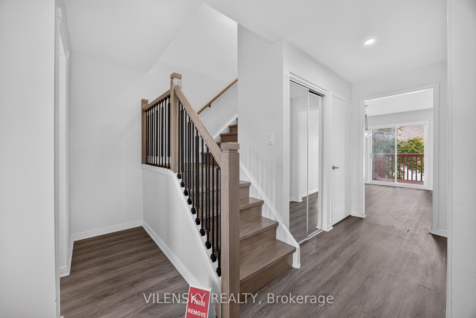 Photo 5 of 51 Mcconkey Place, Barrie, Allandale Heights — HOMEH