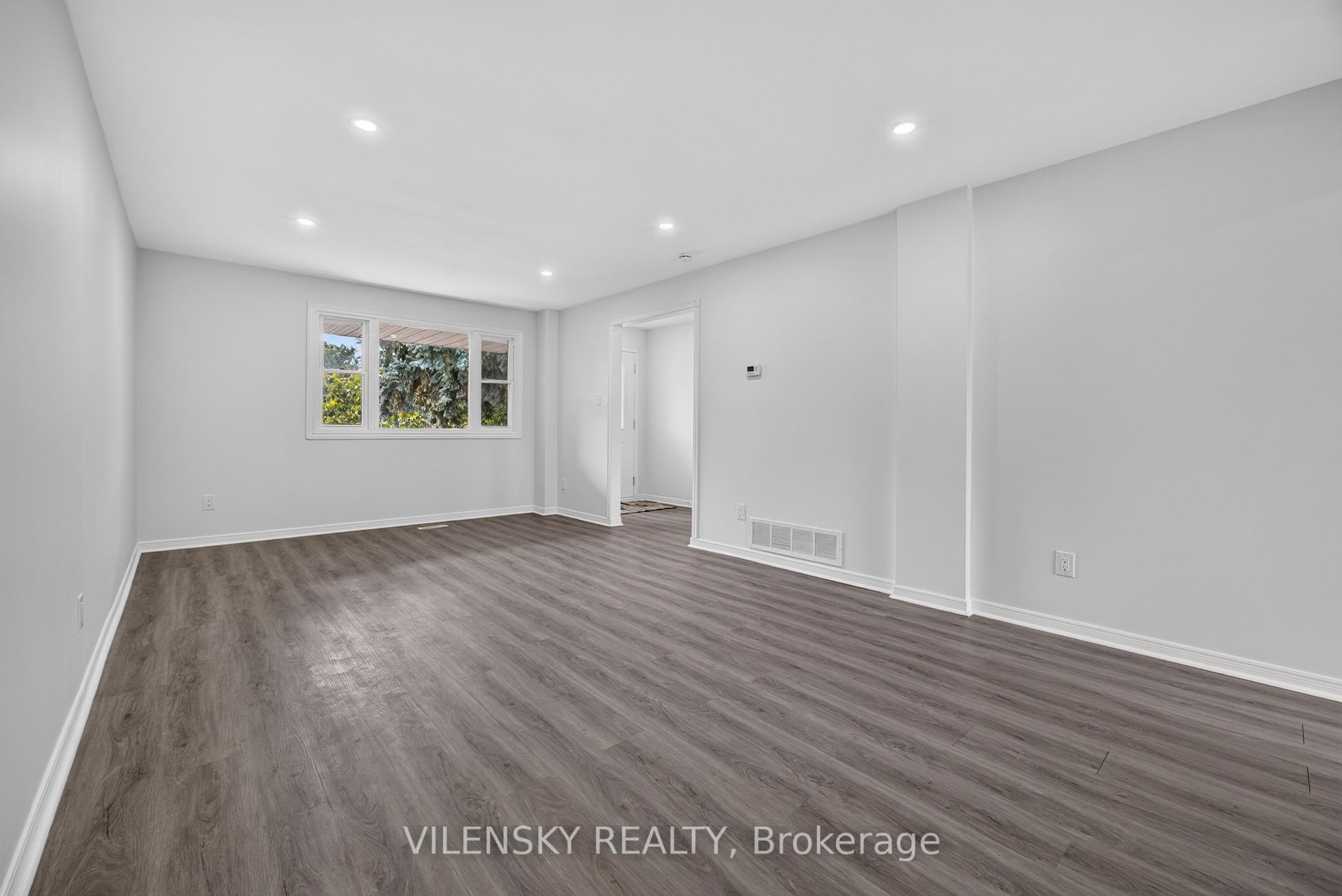 Photo 7 of 51 Mcconkey Place, Barrie, Allandale Heights — HOMEH