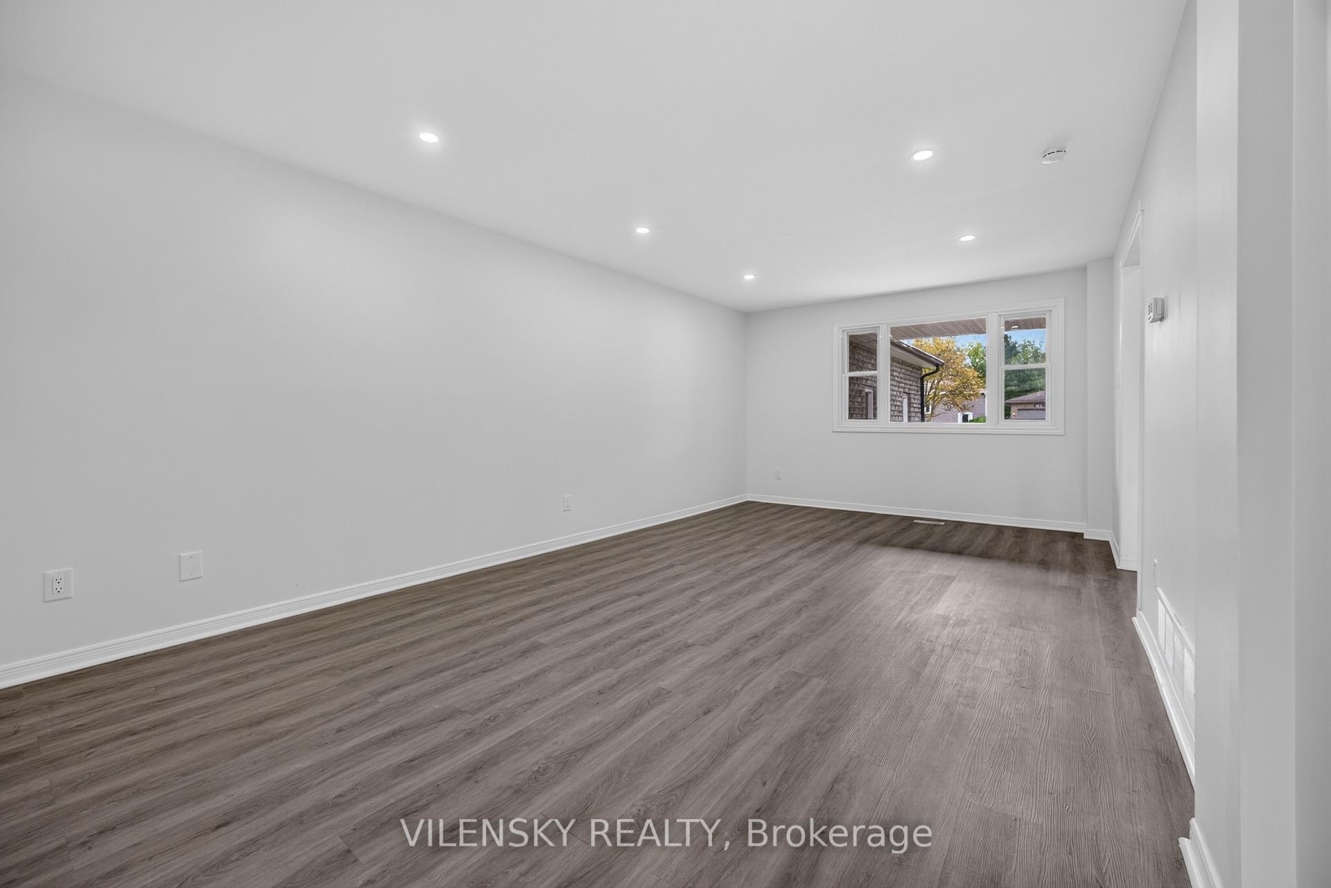 Photo 8 of 51 Mcconkey Place, Barrie, Allandale Heights — HOMEH