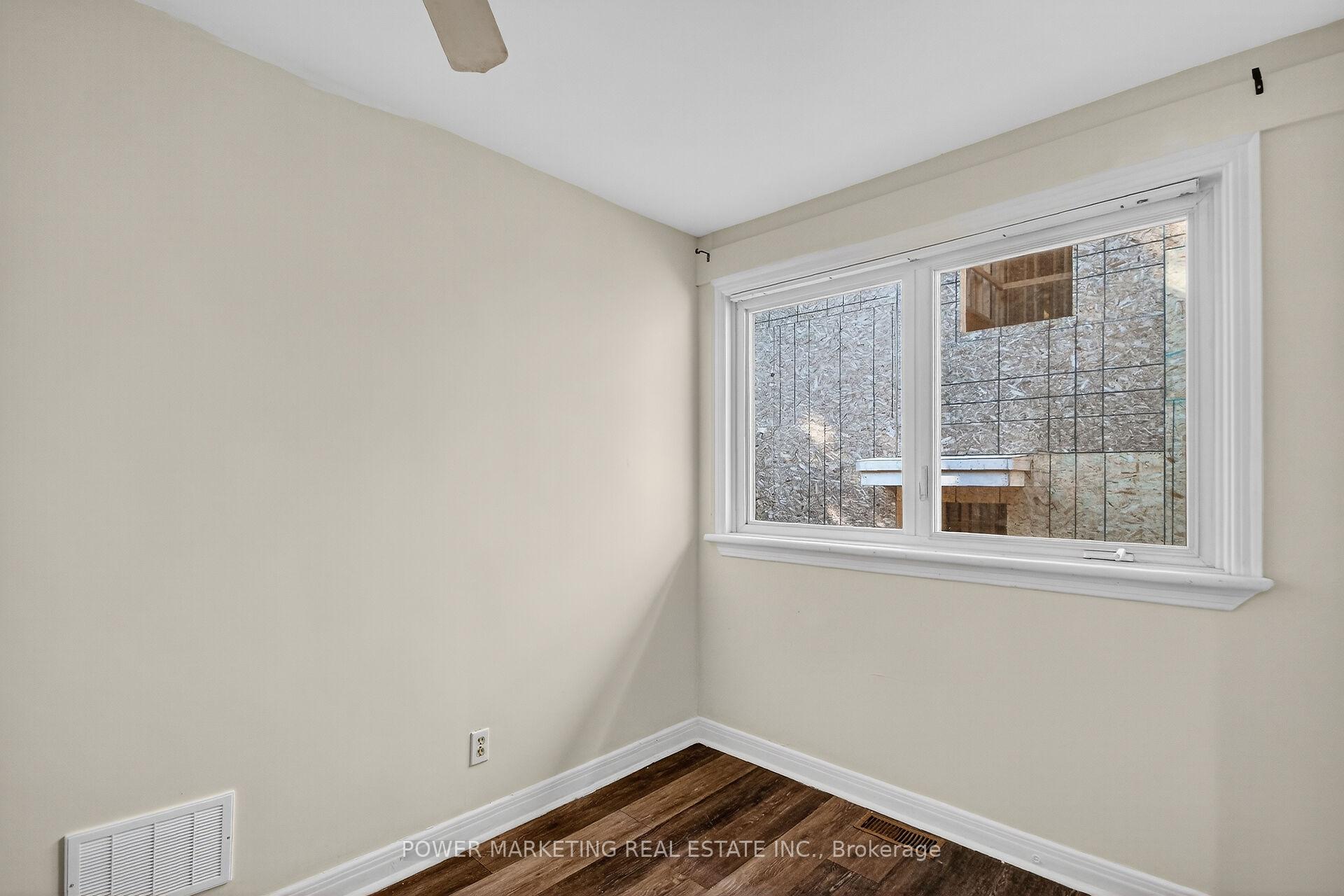 Photo 16 of 528 Mutual Street, Ottawa, Castle Heights — HOMEH