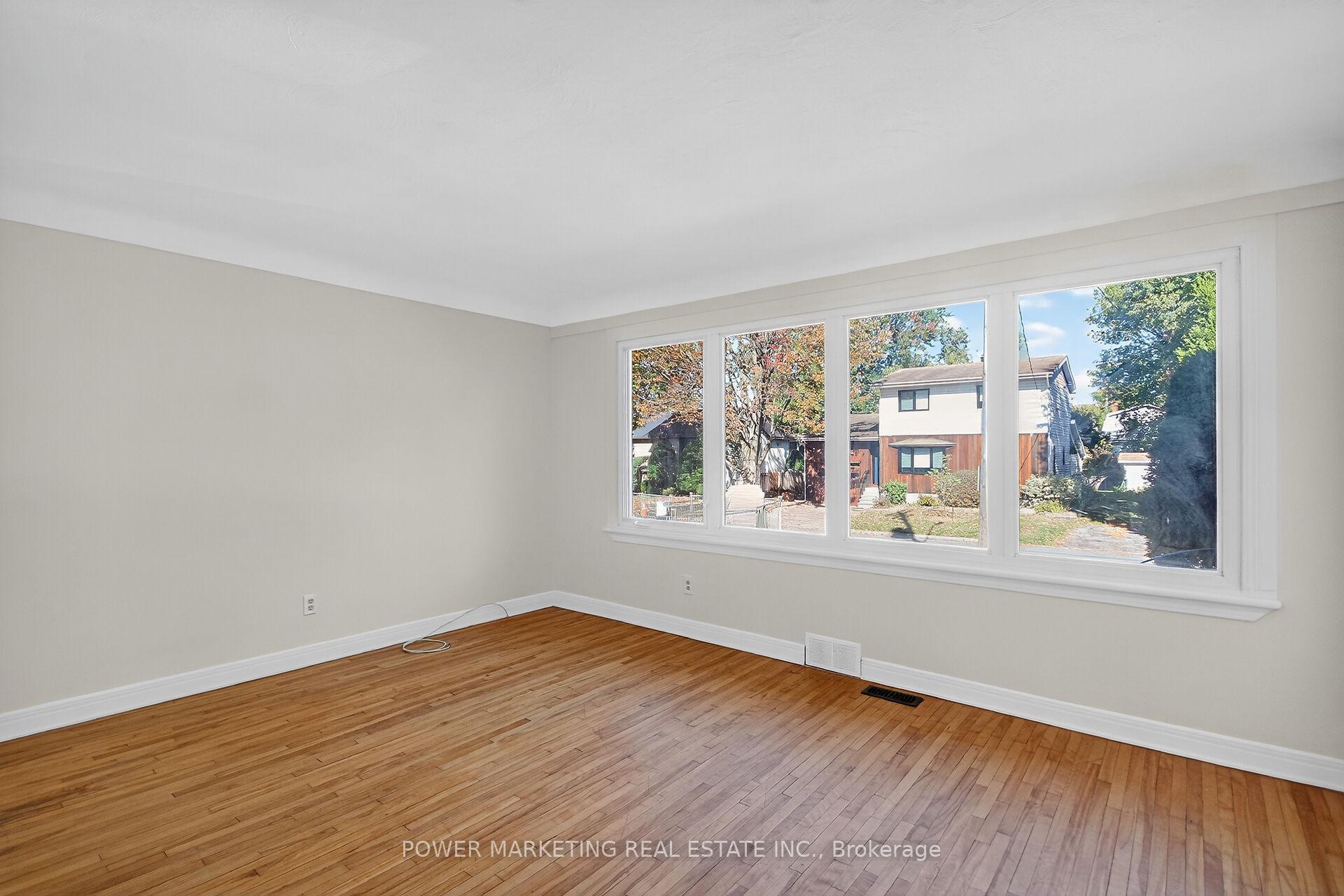 Photo 34 of 528 Mutual Street, Ottawa, Castle Heights — HOMEH