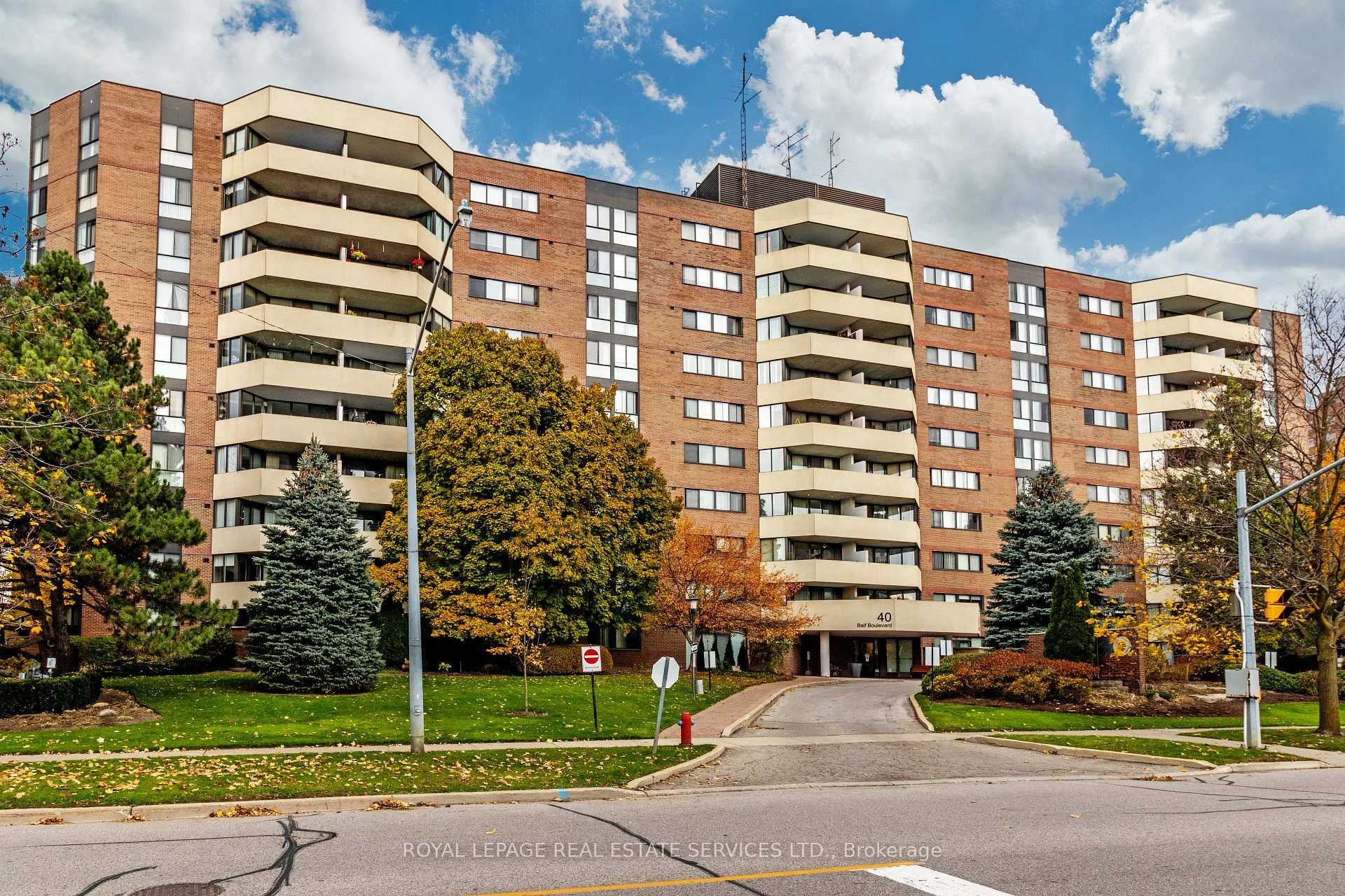 Photo 6 of Unit 313, 40 Baif Boulevard, Richmond Hill, North Richvale — HOMEH