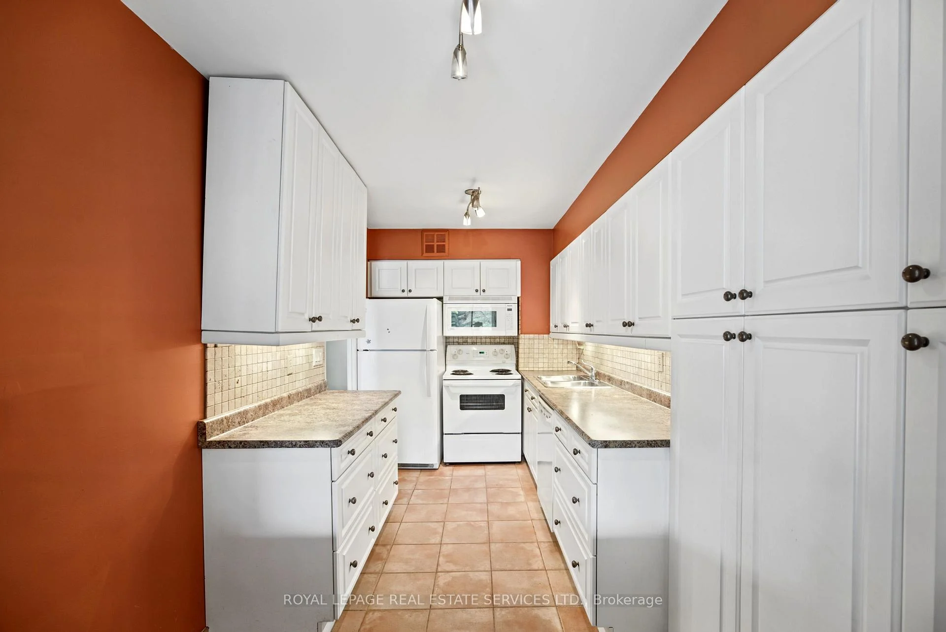 Photo 23 of Unit 313, 40 Baif Boulevard, Richmond Hill, North Richvale — HOMEH