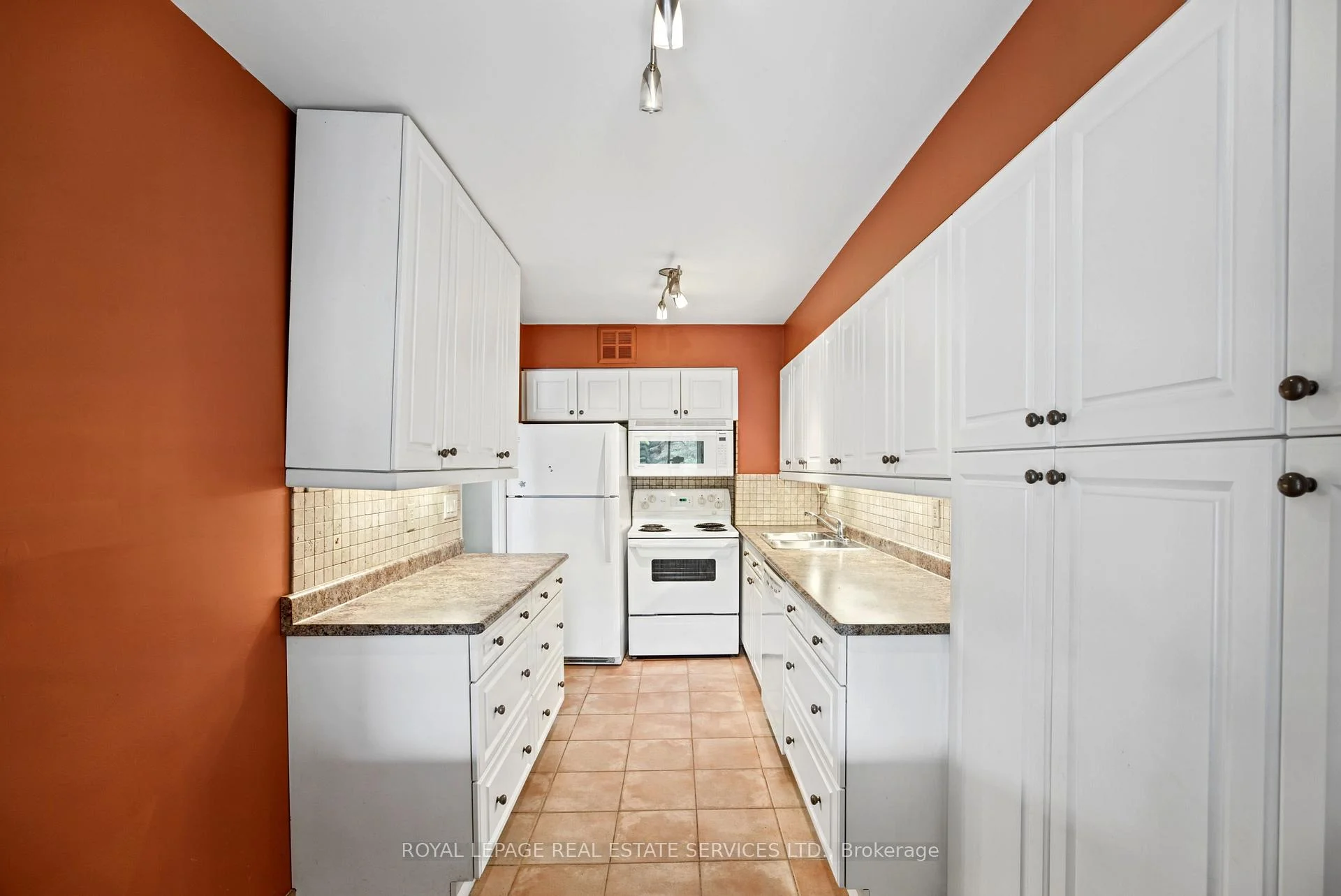 Photo 48 of Unit 313, 40 Baif Boulevard, Richmond Hill, North Richvale — HOMEH