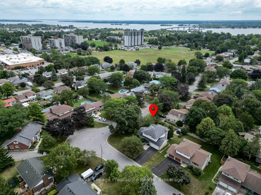 Photo 3 of 29 Hope Crescent, Belleville, Belleville Ward — HOMEH