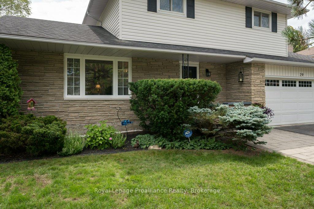 Photo 6 of 29 Hope Crescent, Belleville, Belleville Ward — HOMEH
