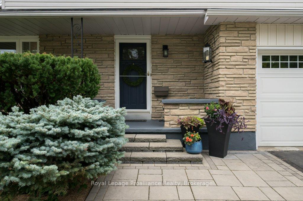Photo 7 of 29 Hope Crescent, Belleville, Belleville Ward — HOMEH
