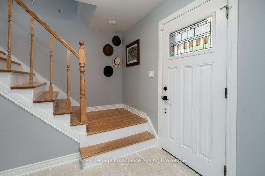 Photo 8 of 29 Hope Crescent, Belleville, Belleville Ward — HOMEH