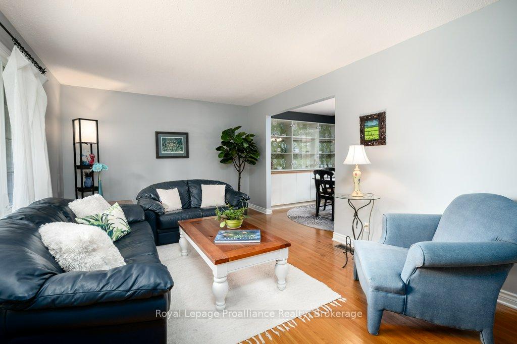 Photo 9 of 29 Hope Crescent, Belleville, Belleville Ward — HOMEH