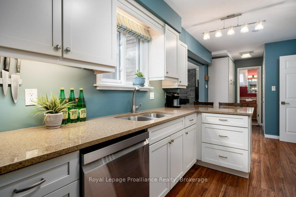 Photo 13 of 29 Hope Crescent, Belleville, Belleville Ward — HOMEH