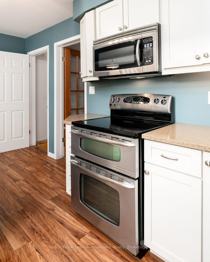 Photo 14 of 29 Hope Crescent, Belleville, Belleville Ward — HOMEH