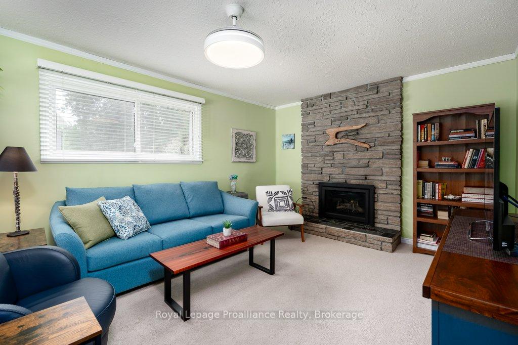 Photo 18 of 29 Hope Crescent, Belleville, Belleville Ward — HOMEH
