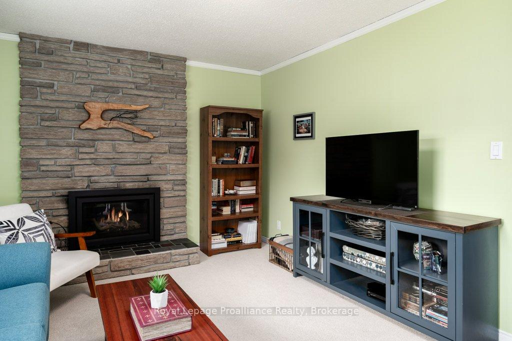 Photo 21 of 29 Hope Crescent, Belleville, Belleville Ward — HOMEH