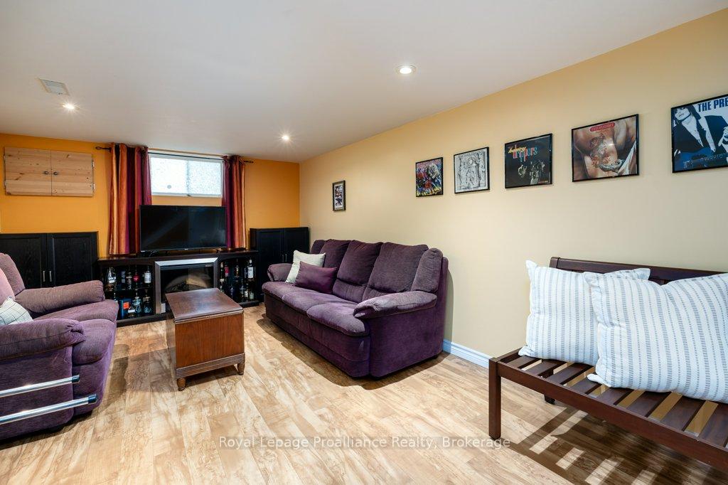 Photo 37 of 29 Hope Crescent, Belleville, Belleville Ward — HOMEH