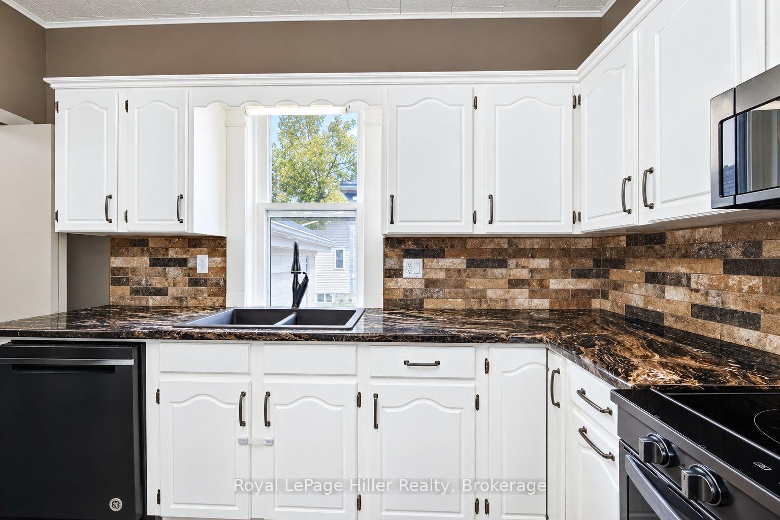Photo 16 of 14 Pacific Avenue, Perth East, Milverton — HOMEH