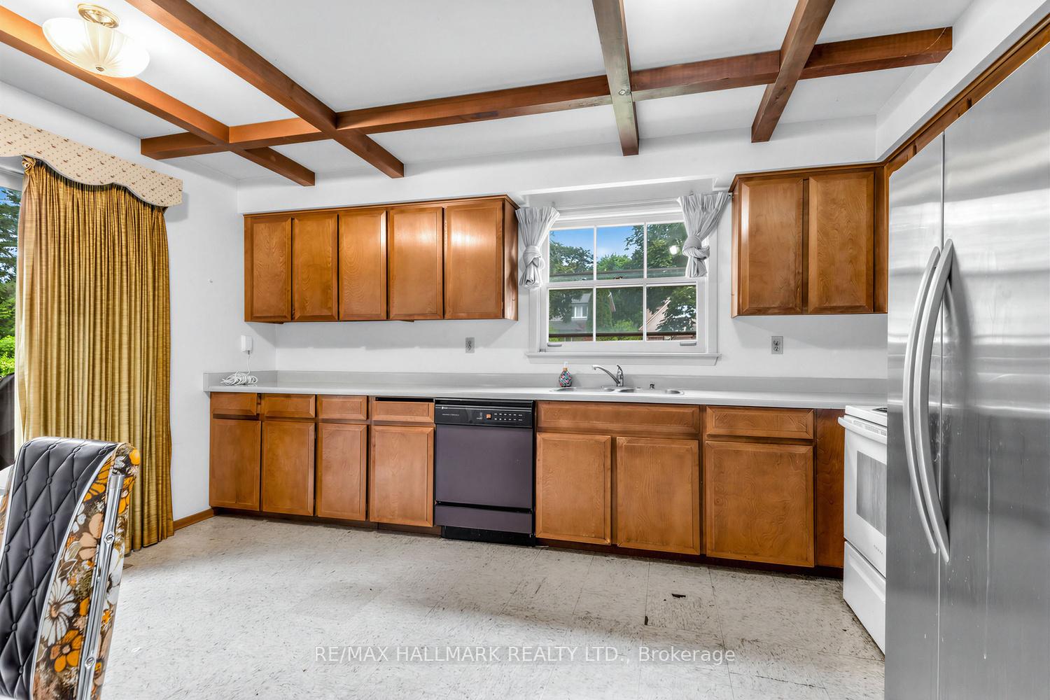 Photo 8 of 691 Conacher Drive, North York, Newtonbrook East — HOMEH