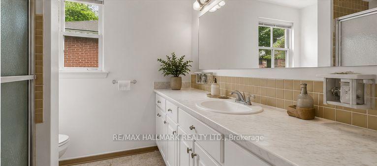 Photo 32 of 691 Conacher Drive, North York, Newtonbrook East — HOMEH
