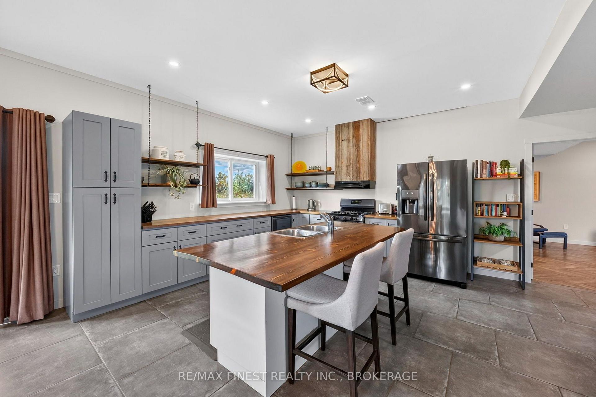 Photo 8 of 4084 Florida Road, Kingston, City North of 401 — HOMEH