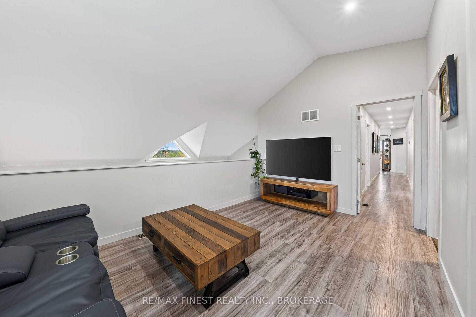 Photo 23 of 4084 Florida Road, Kingston, City North of 401 — HOMEH