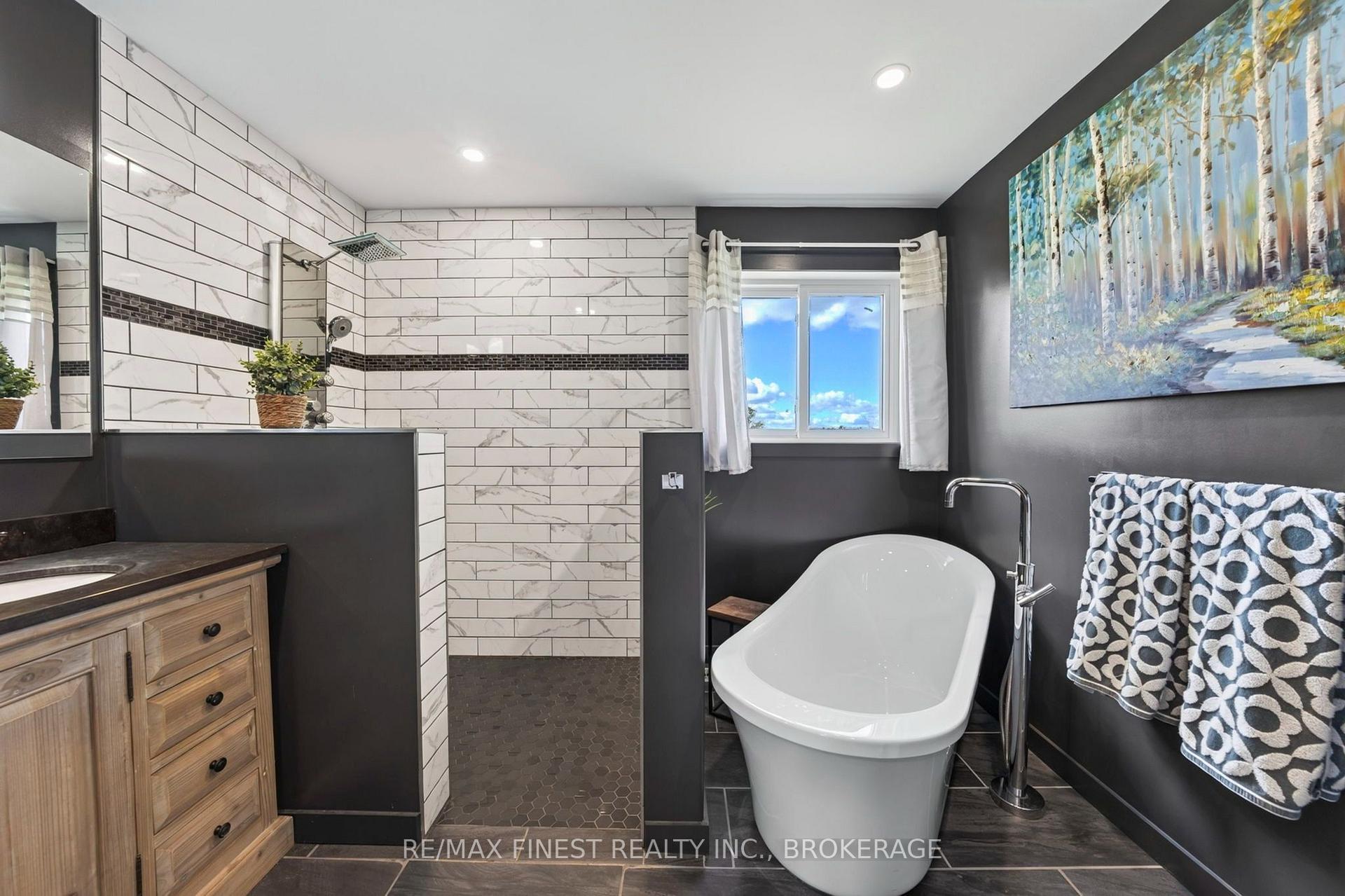 Photo 25 of 4084 Florida Road, Kingston, City North of 401 — HOMEH