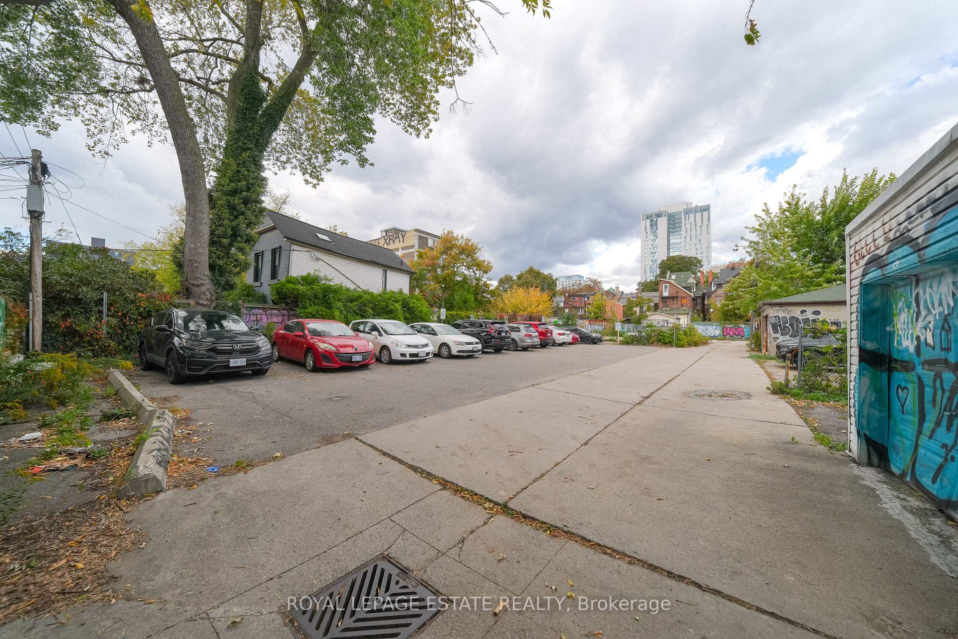 Photo 6 of 114 Baldwin Street, Toronto, Kensington-Chinatown — HOMEH