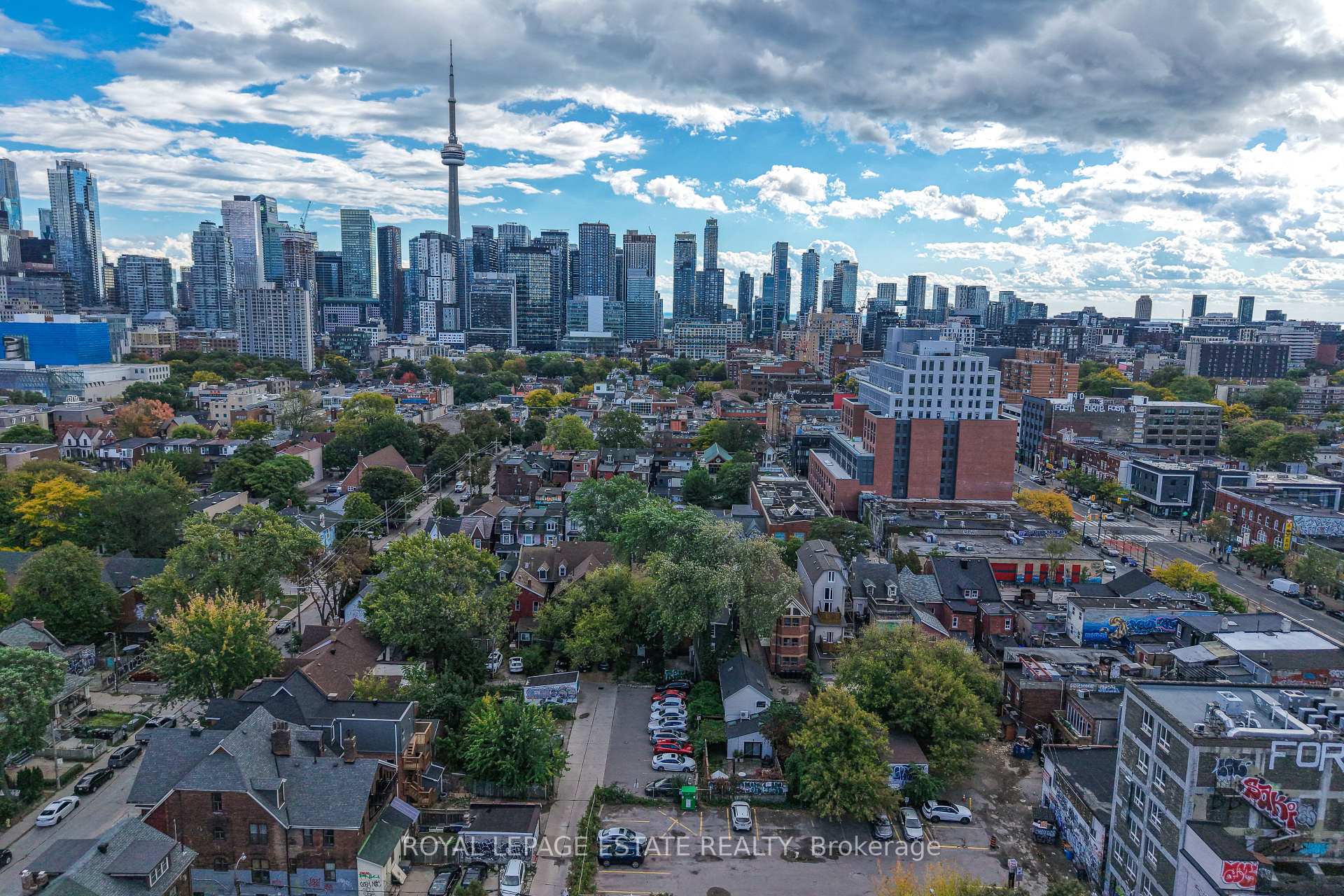 Photo 8 of 114 Baldwin Street, Toronto, Kensington-Chinatown — HOMEH