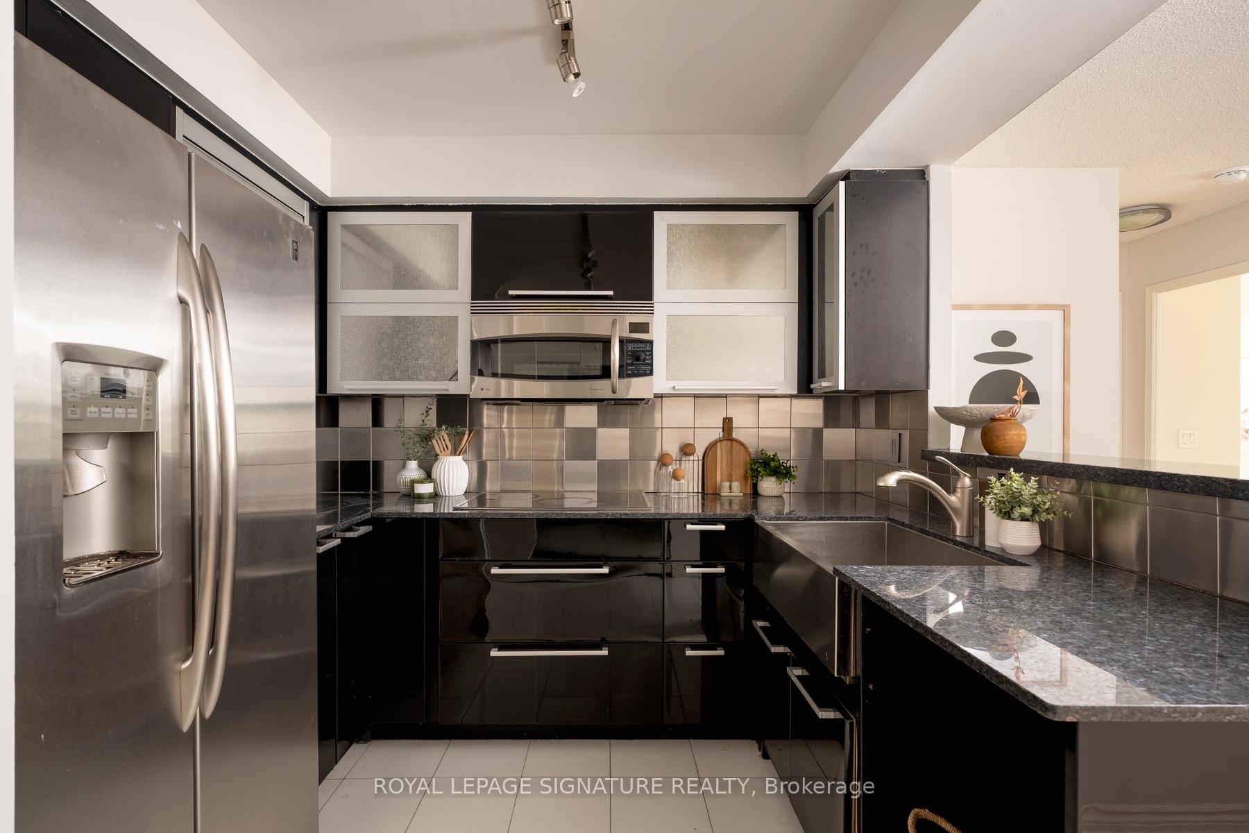 Photo 4 of Unit 601, 17 Michael Power Place, Etobicoke, Islington-City Centre West — HOMEH