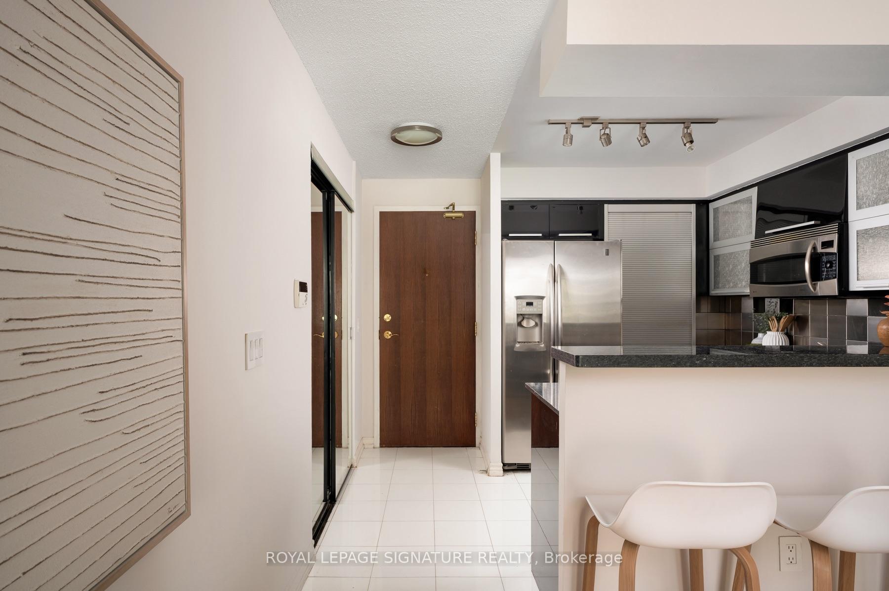 Photo 5 of Unit 601, 17 Michael Power Place, Etobicoke, Islington-City Centre West — HOMEH
