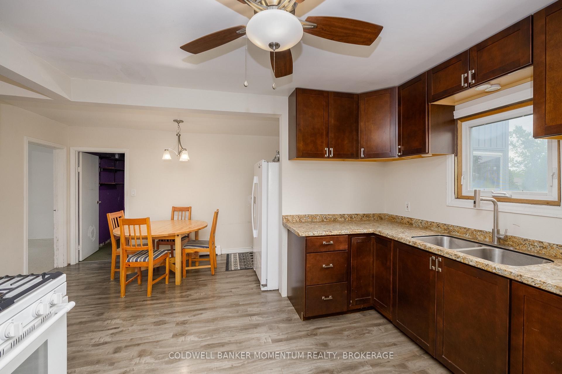Photo 7 of 109 Santone Avenue, Welland, Broadway — HOMEH