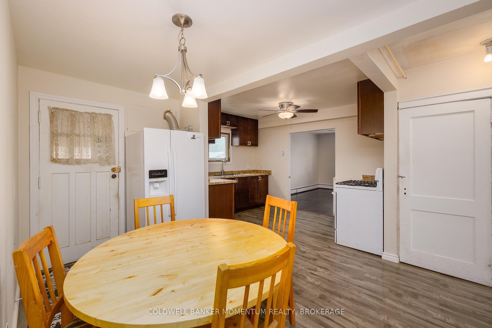 Photo 10 of 109 Santone Avenue, Welland, Broadway — HOMEH
