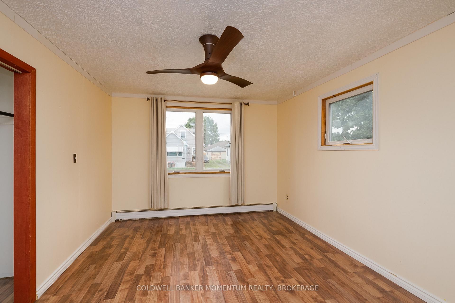 Photo 14 of 109 Santone Avenue, Welland, Broadway — HOMEH