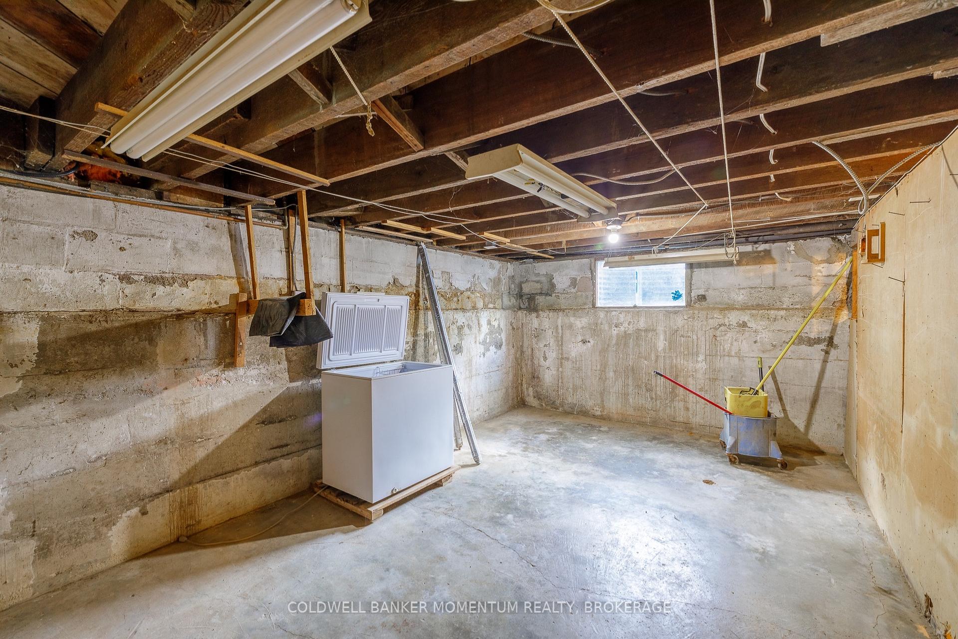 Photo 19 of 109 Santone Avenue, Welland, Broadway — HOMEH