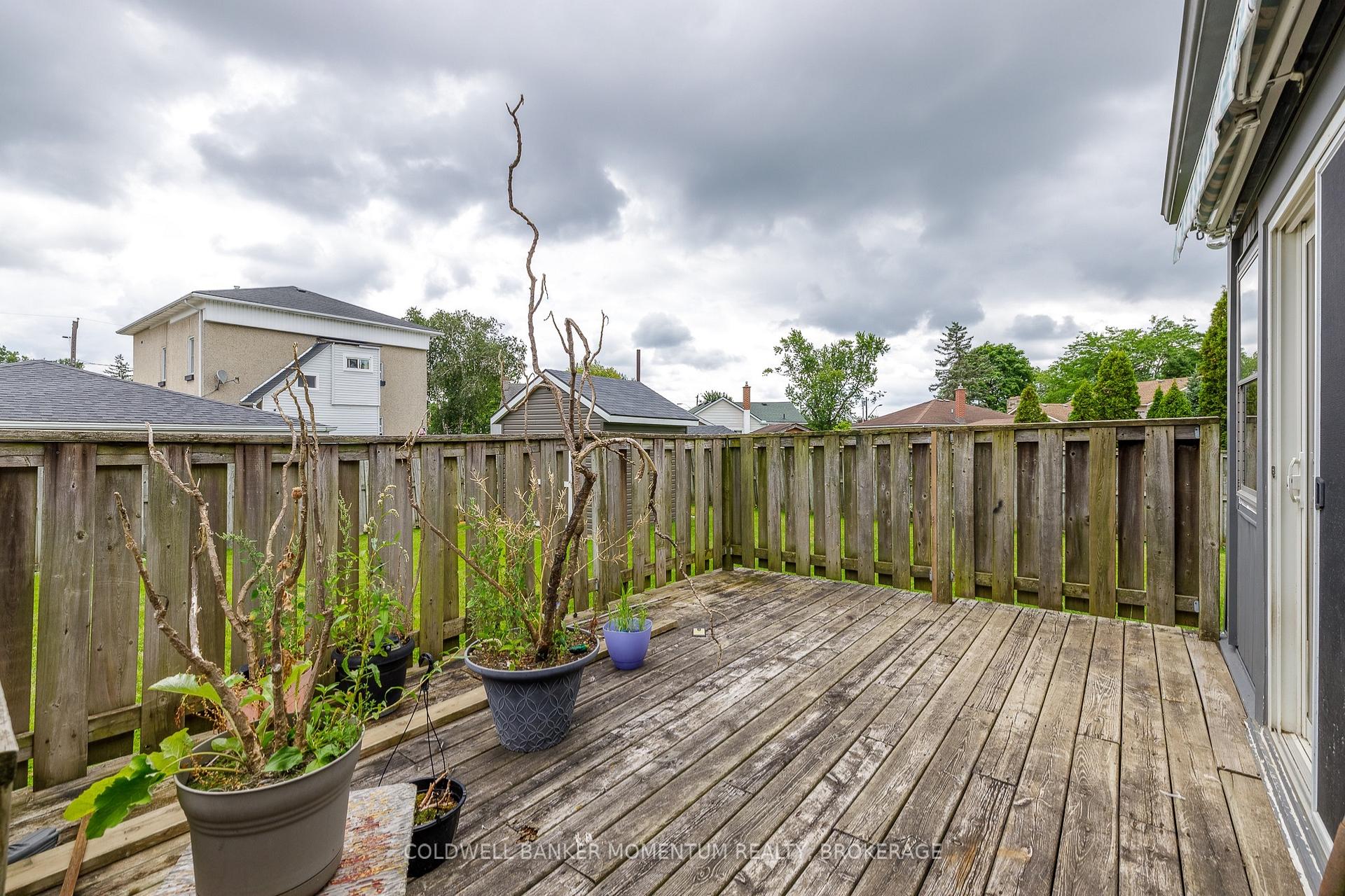 Photo 24 of 109 Santone Avenue, Welland, Broadway — HOMEH