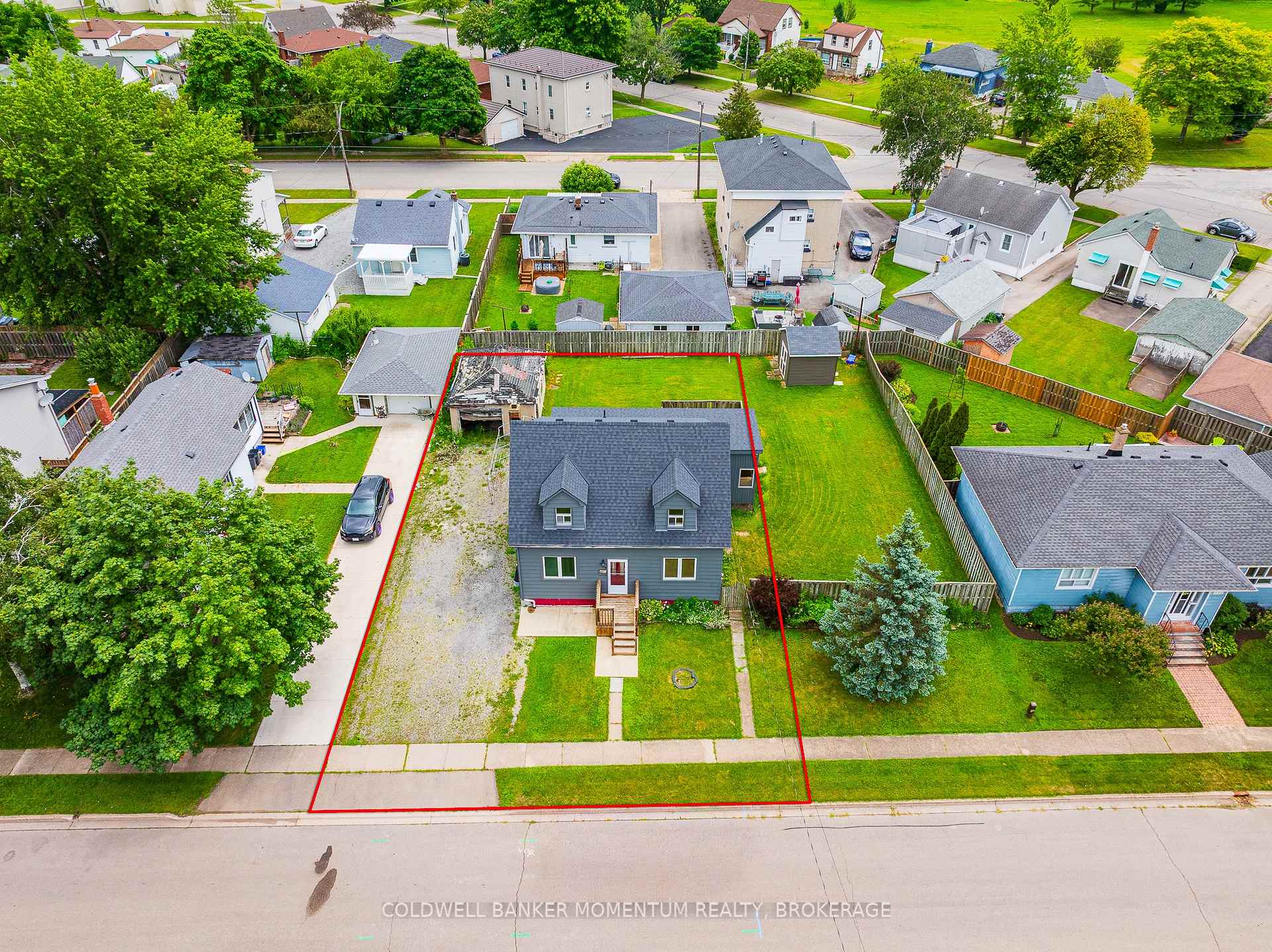 Photo 25 of 109 Santone Avenue, Welland, Broadway — HOMEH