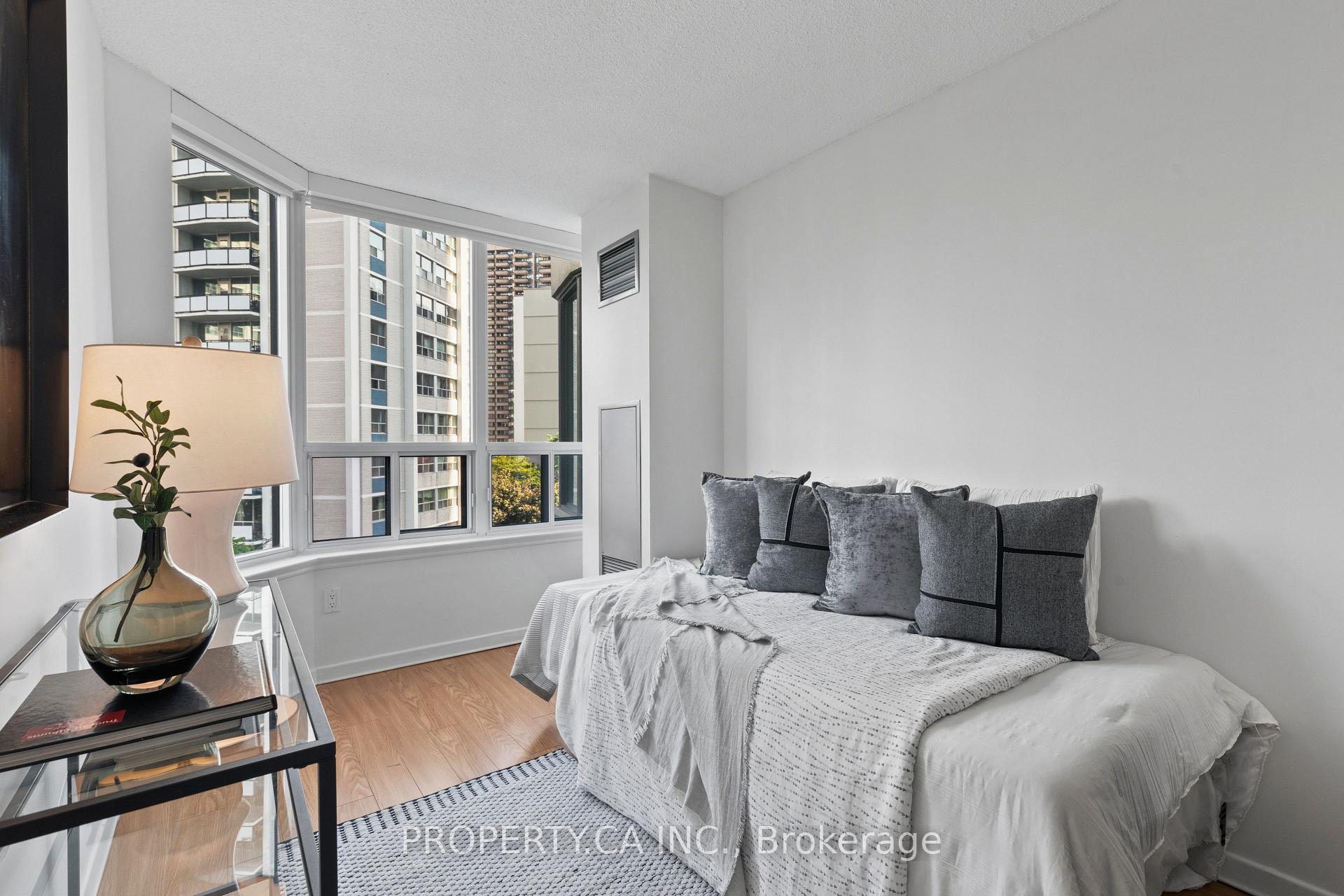 Photo 10 of Unit 601, 25 Maitland Street, Toronto, Church-Yonge Corridor — HOMEH