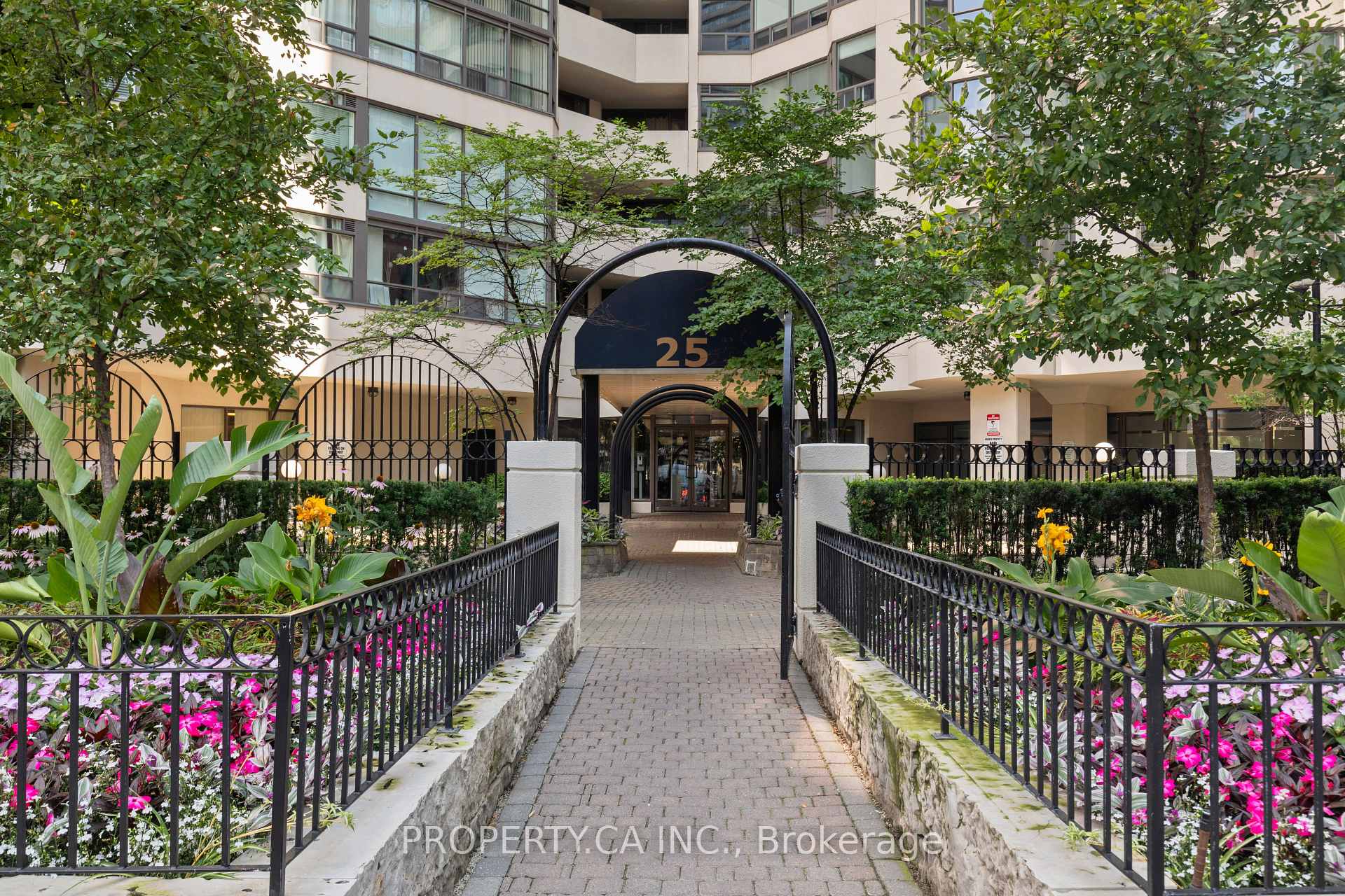 Photo 25 of Unit 601, 25 Maitland Street, Toronto, Church-Yonge Corridor — HOMEH