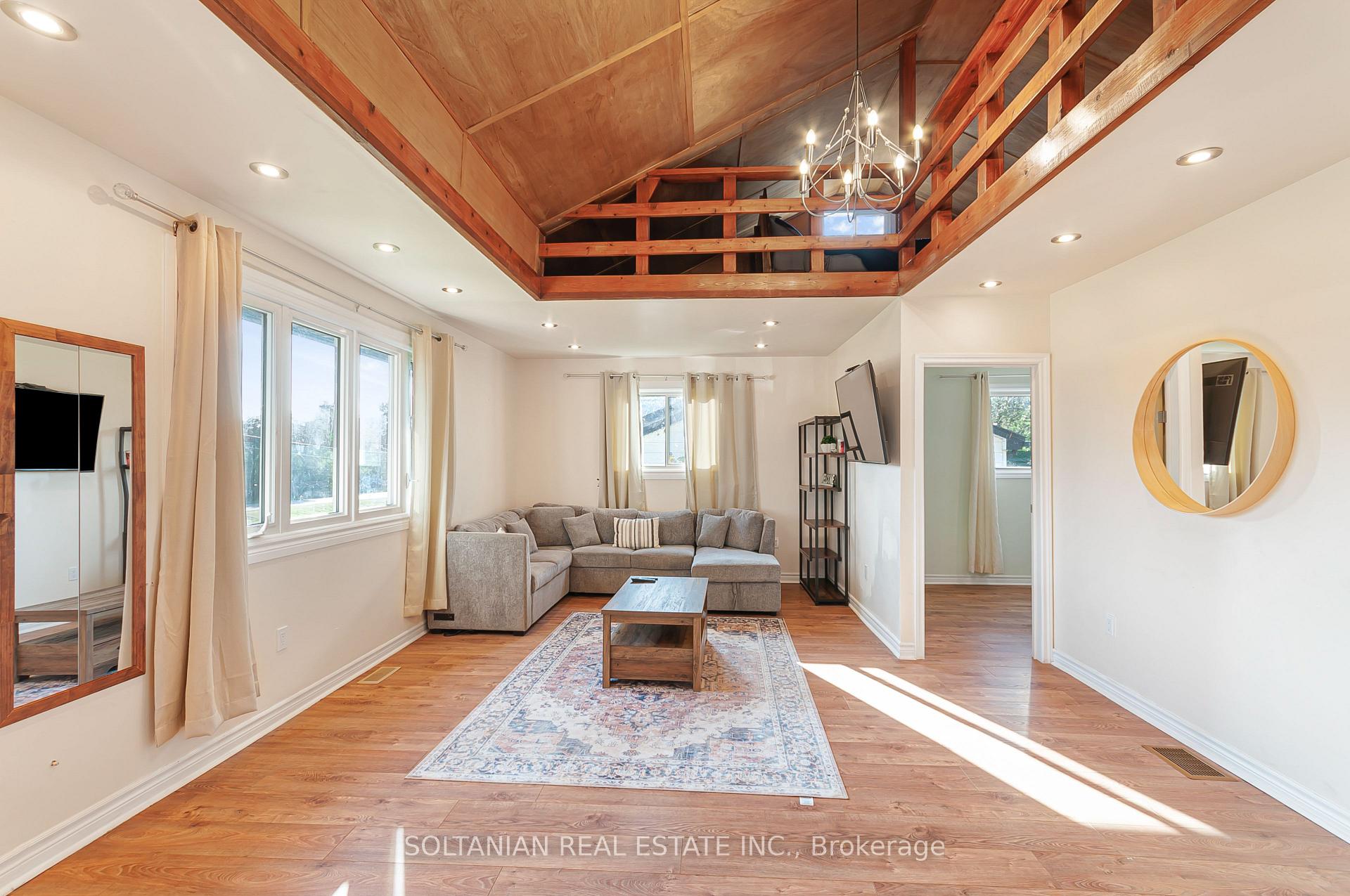 Photo 3 of 92 Victoria Avenue, Brock, Beaverton — HOMEH
