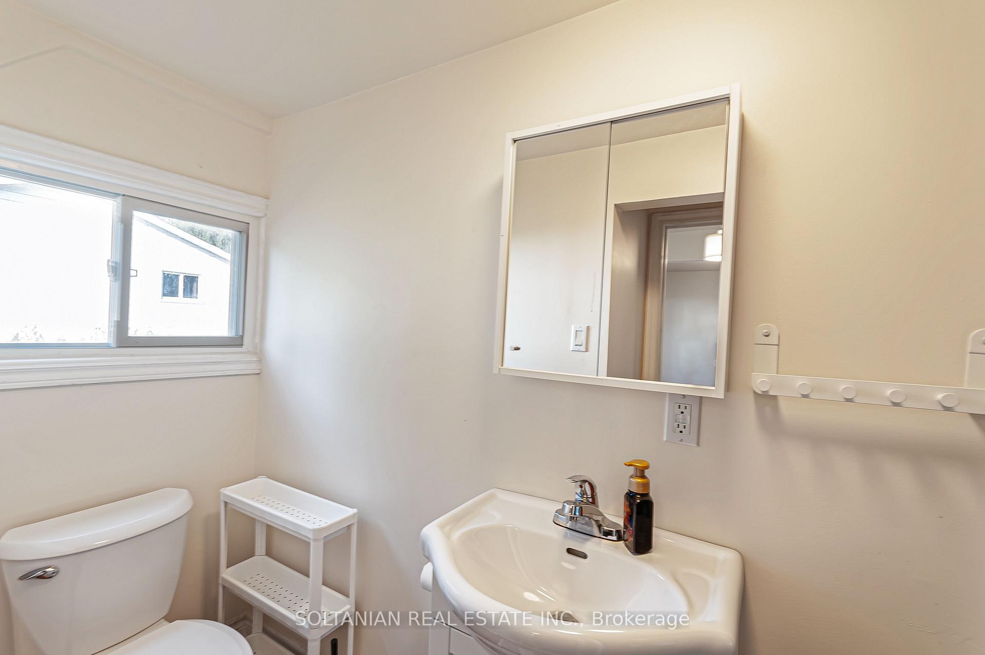 Photo 14 of 92 Victoria Avenue, Brock, Beaverton — HOMEH
