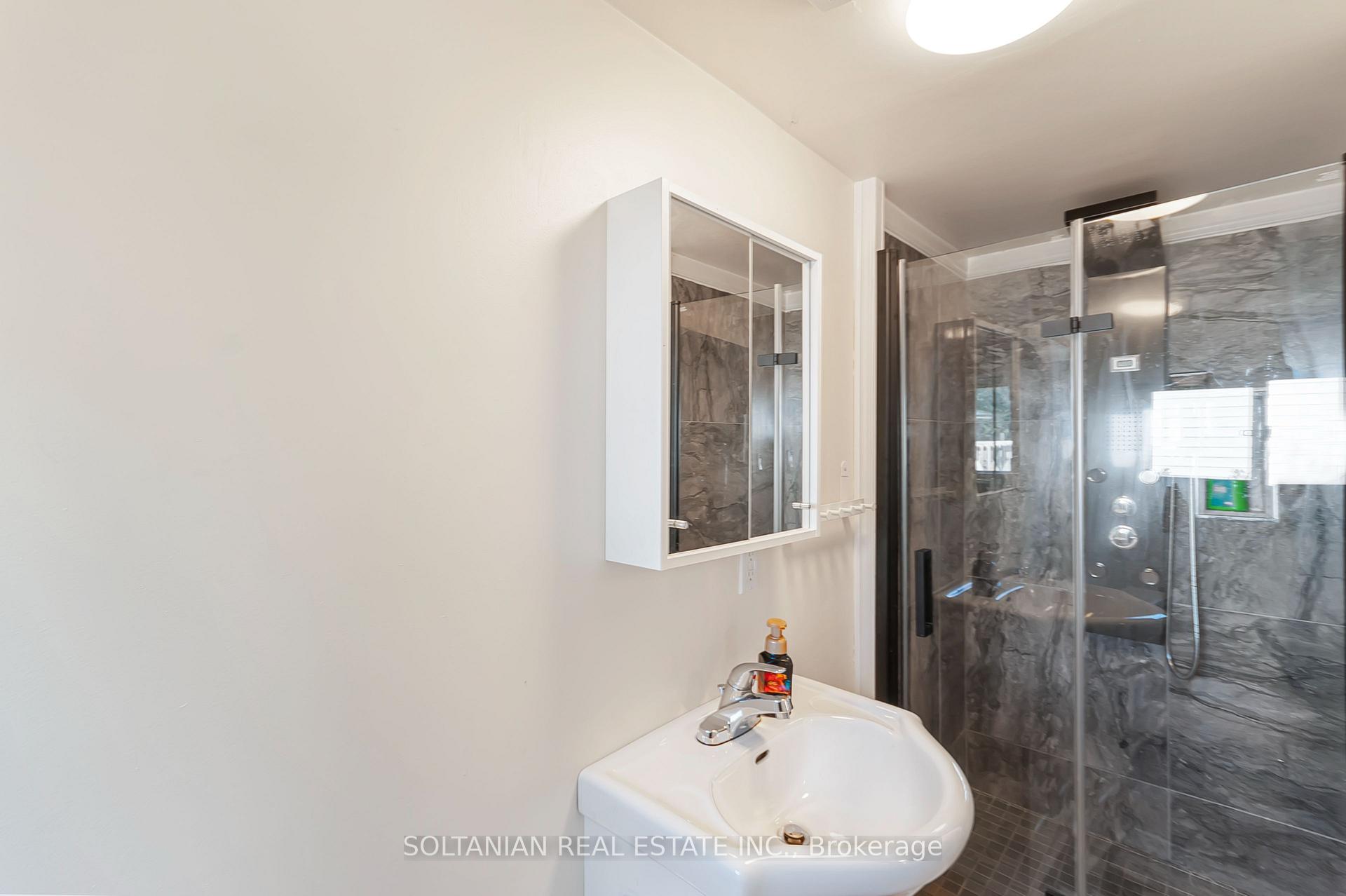 Photo 15 of 92 Victoria Avenue, Brock, Beaverton — HOMEH