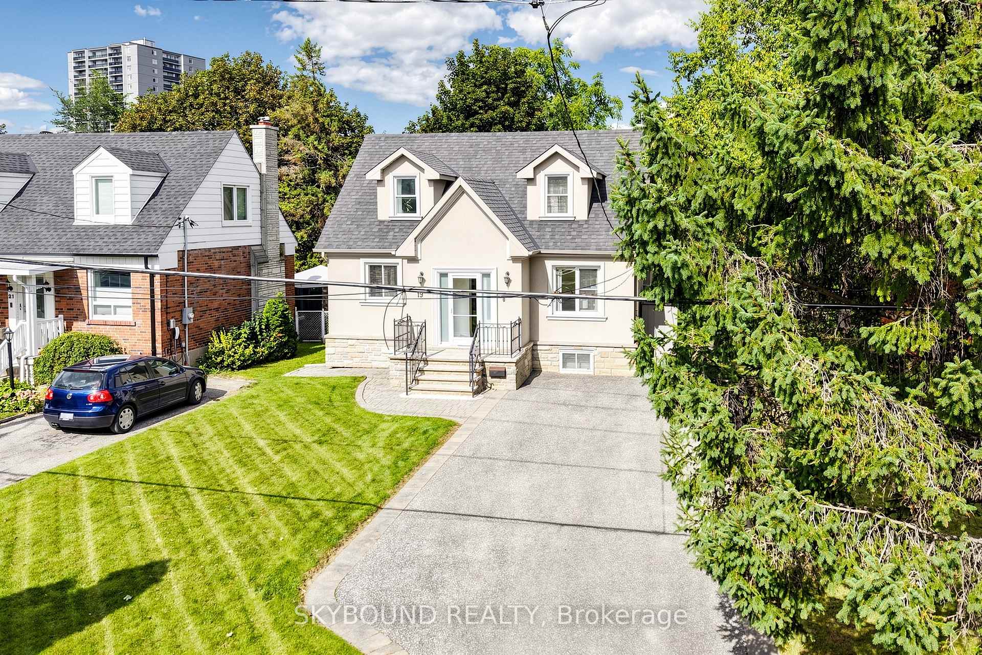 Photo 4 of 19 Riverview Heights, Etobicoke, Humber Heights — HOMEH