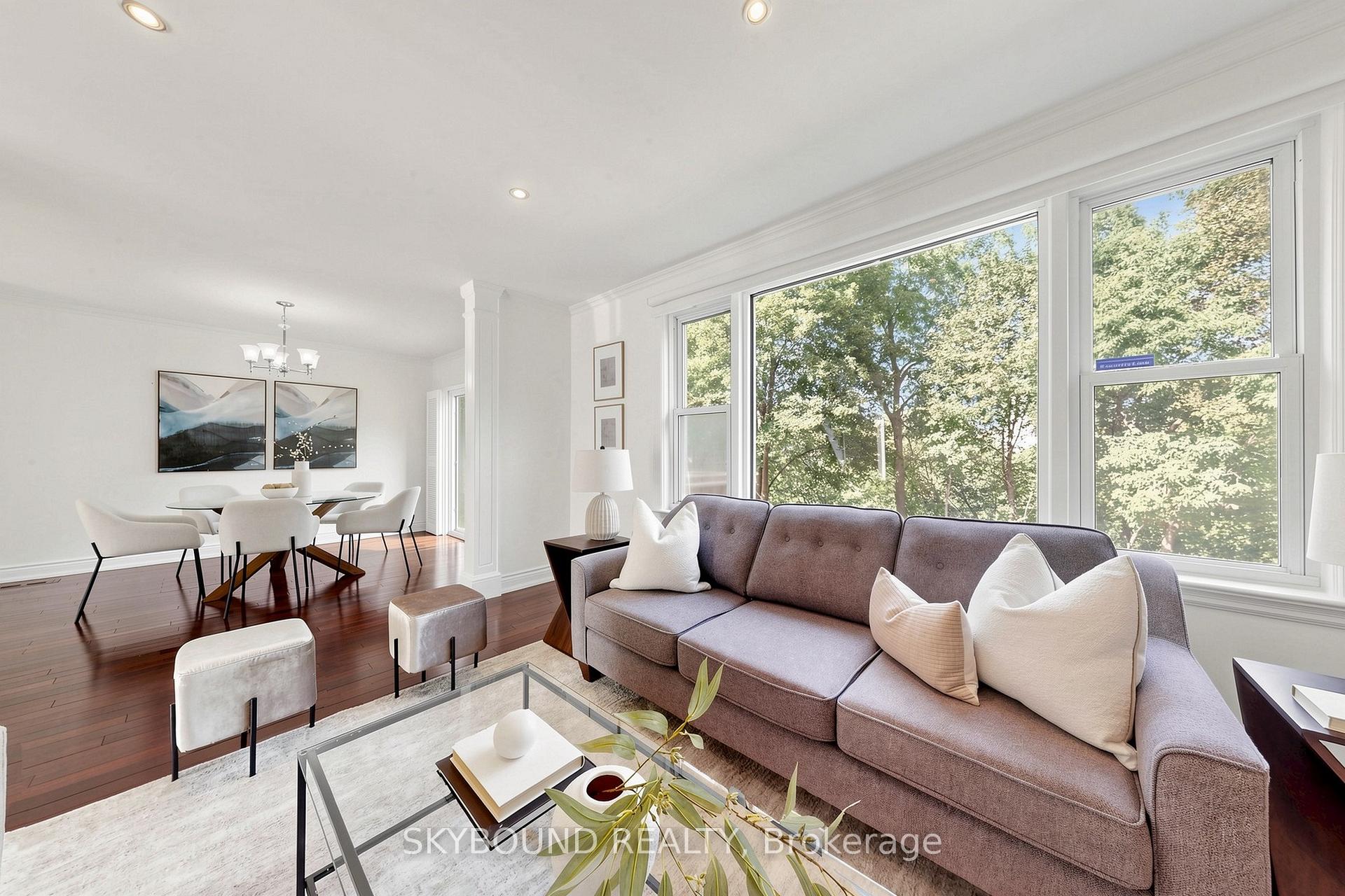 Photo 8 of 19 Riverview Heights, Etobicoke, Humber Heights — HOMEH